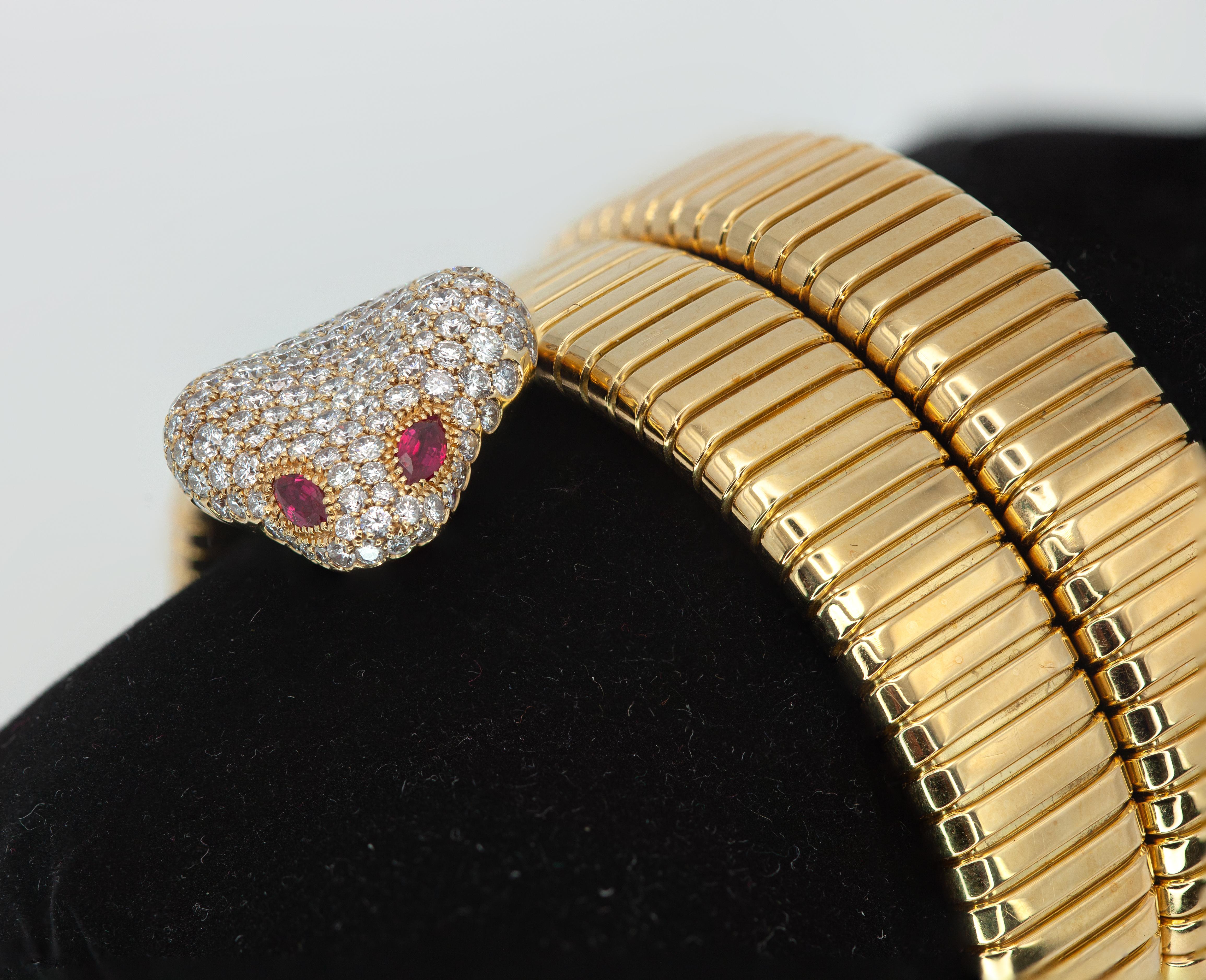 Bracciale a fascia con pavé di diamanti in oro giallo 18K in vendita 2