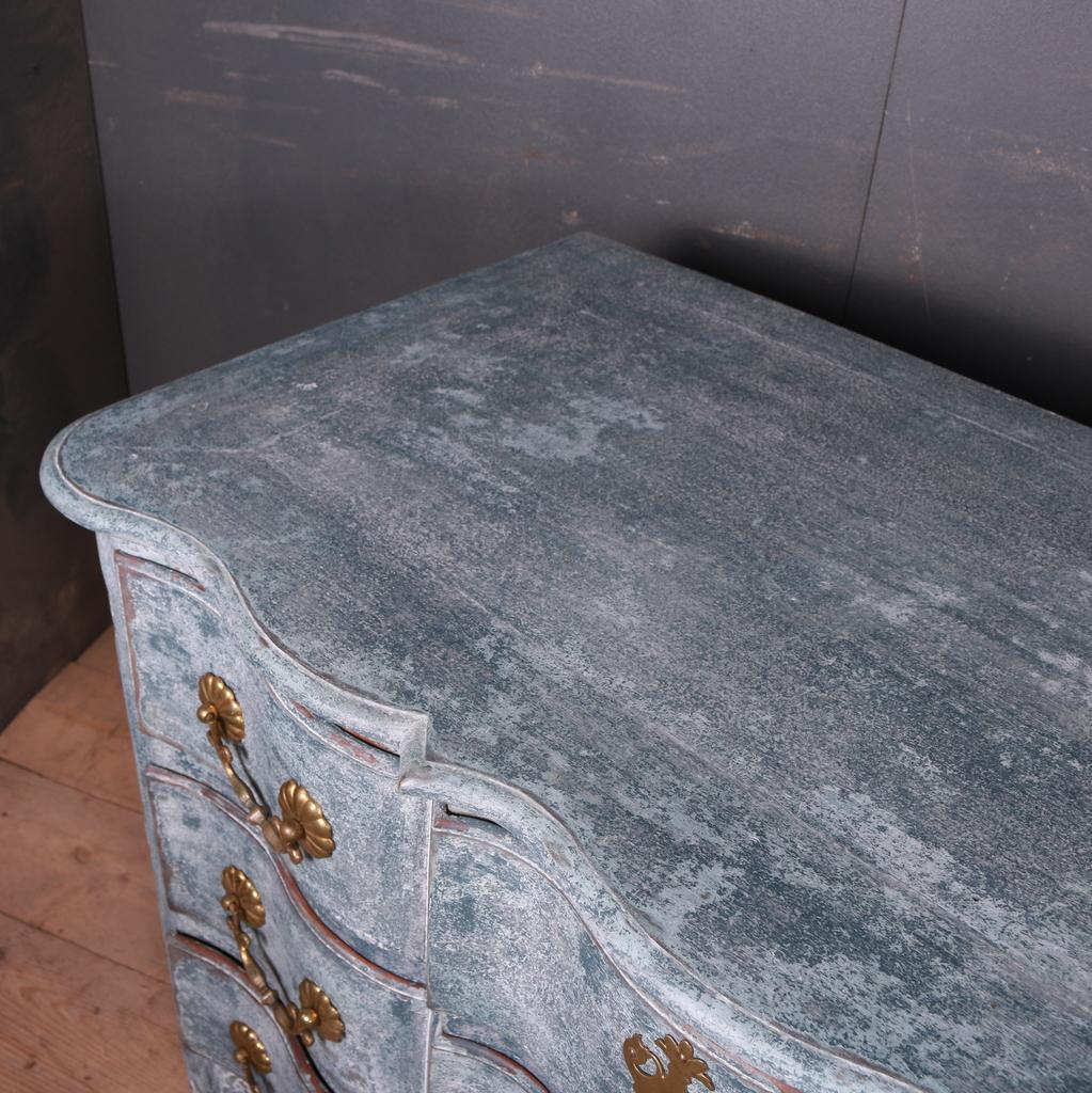 French Serpentine Commode For Sale 4