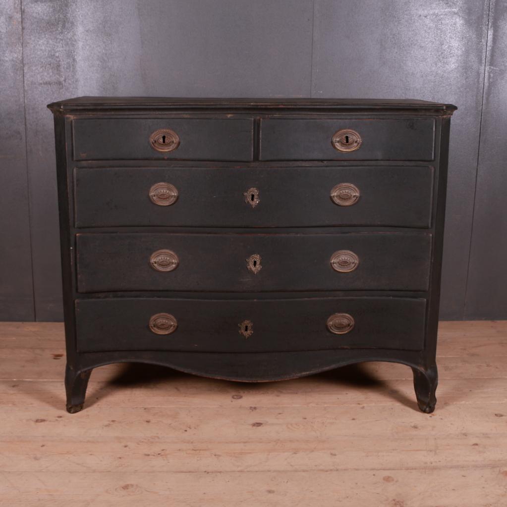 Good early 19th century French serpentine front commode, 1810.

Dimensions
51 inches (130 cms) wide
24 inches (61 cms) deep
40.5 inches (103 cms) high.