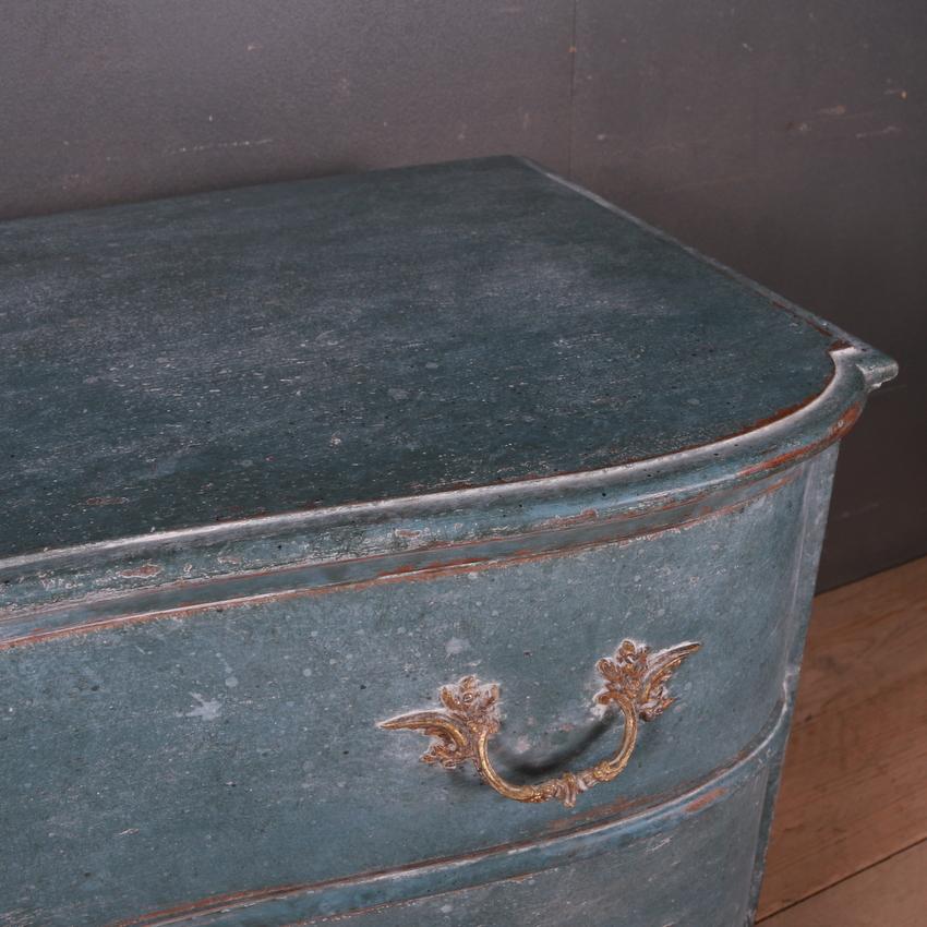 French Serpentine Commode 2