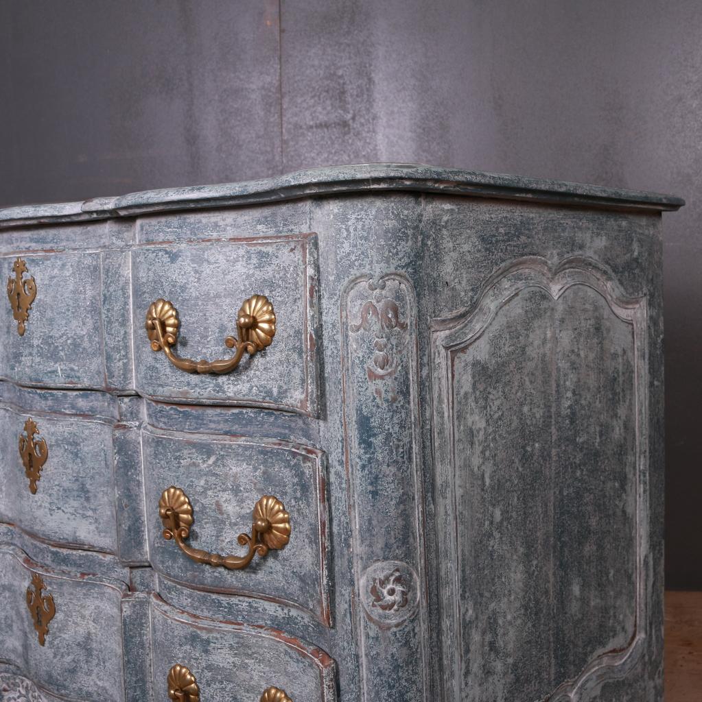 French Serpentine Commode For Sale 2