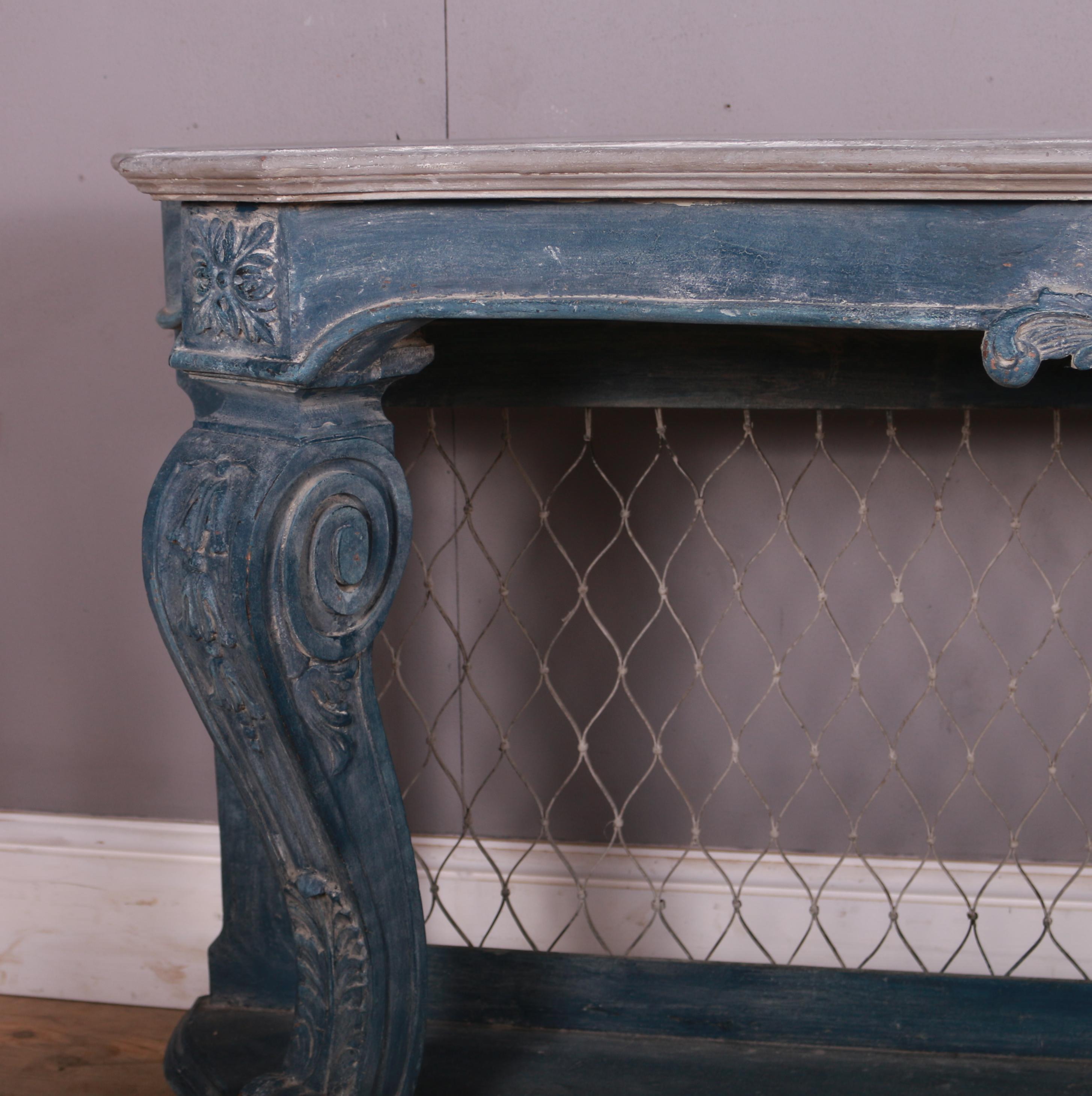 French Serpentine Console Table In Good Condition For Sale In Leamington Spa, Warwickshire