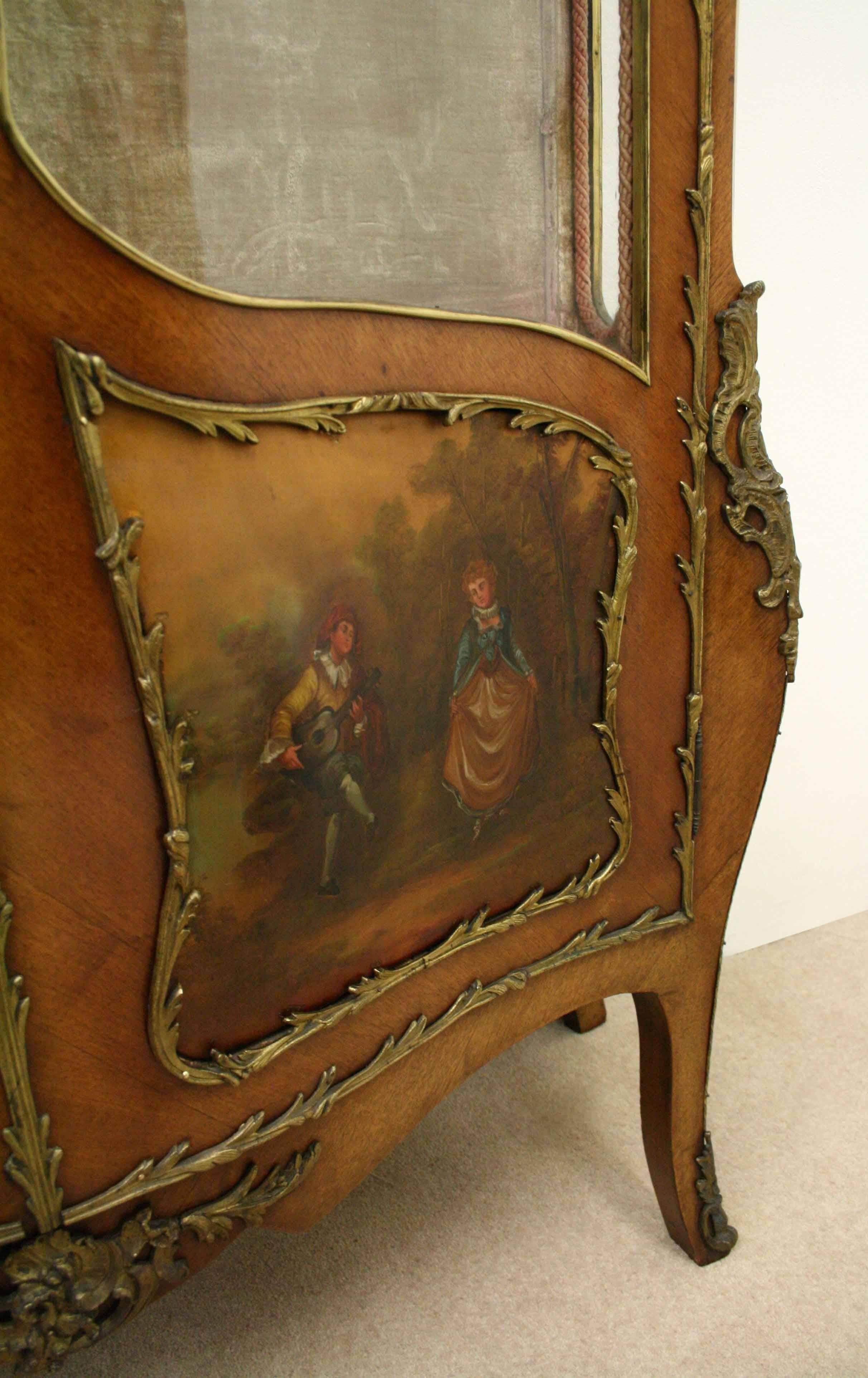 French Serpentine Front Vernis Martin Cabinet, circa 1870 For Sale 4