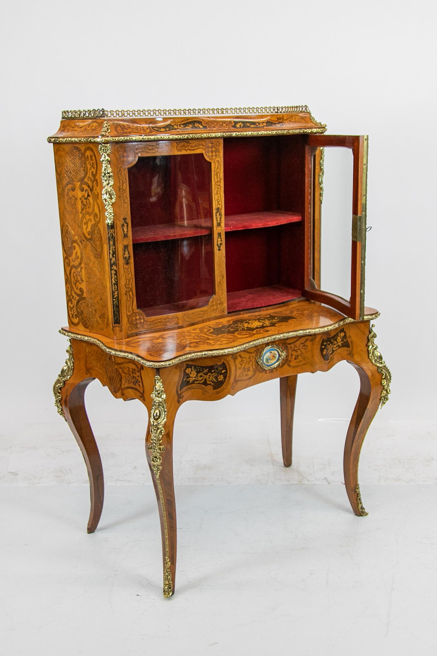 French Serpentine Marquetry Inlaid Display Cabinet For Sale 7