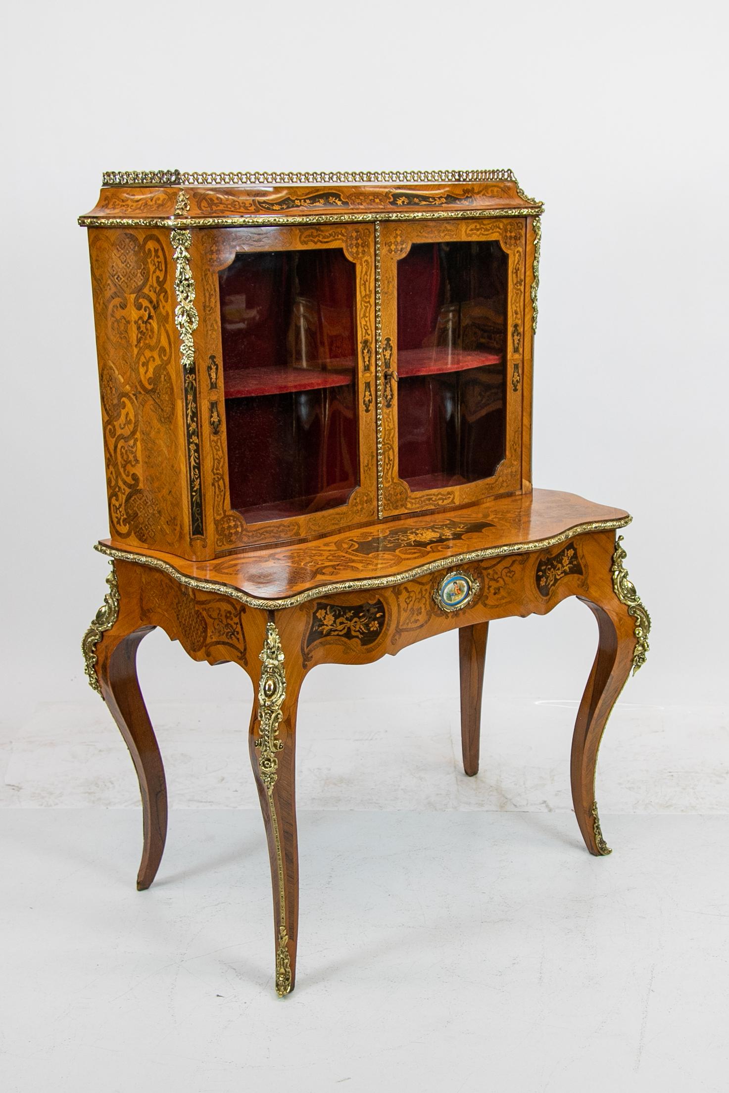 French Serpentine Marquetry Inlaid Display Cabinet For Sale 1