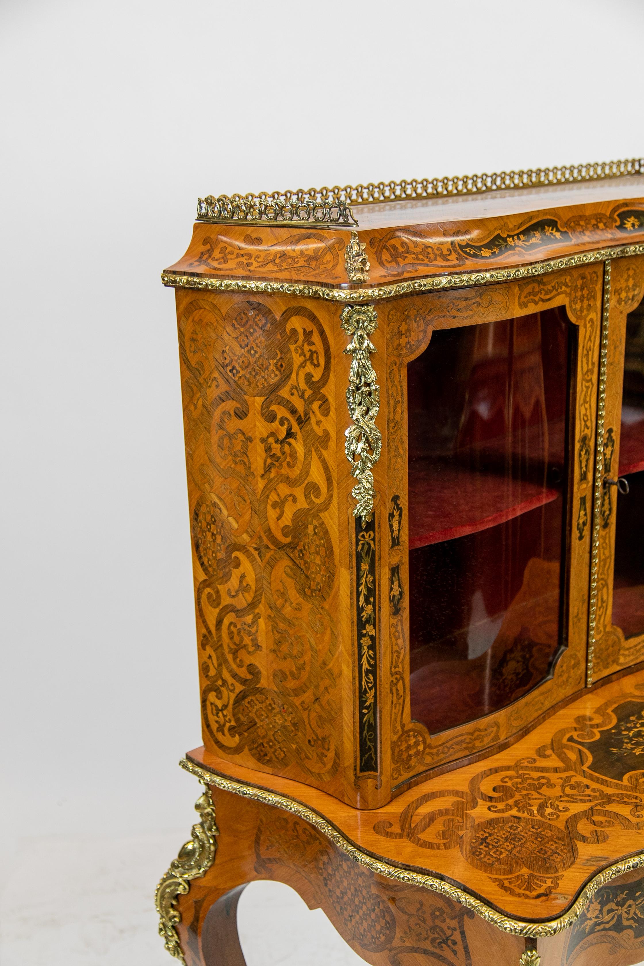 French Serpentine Marquetry Inlaid Display Cabinet For Sale 3