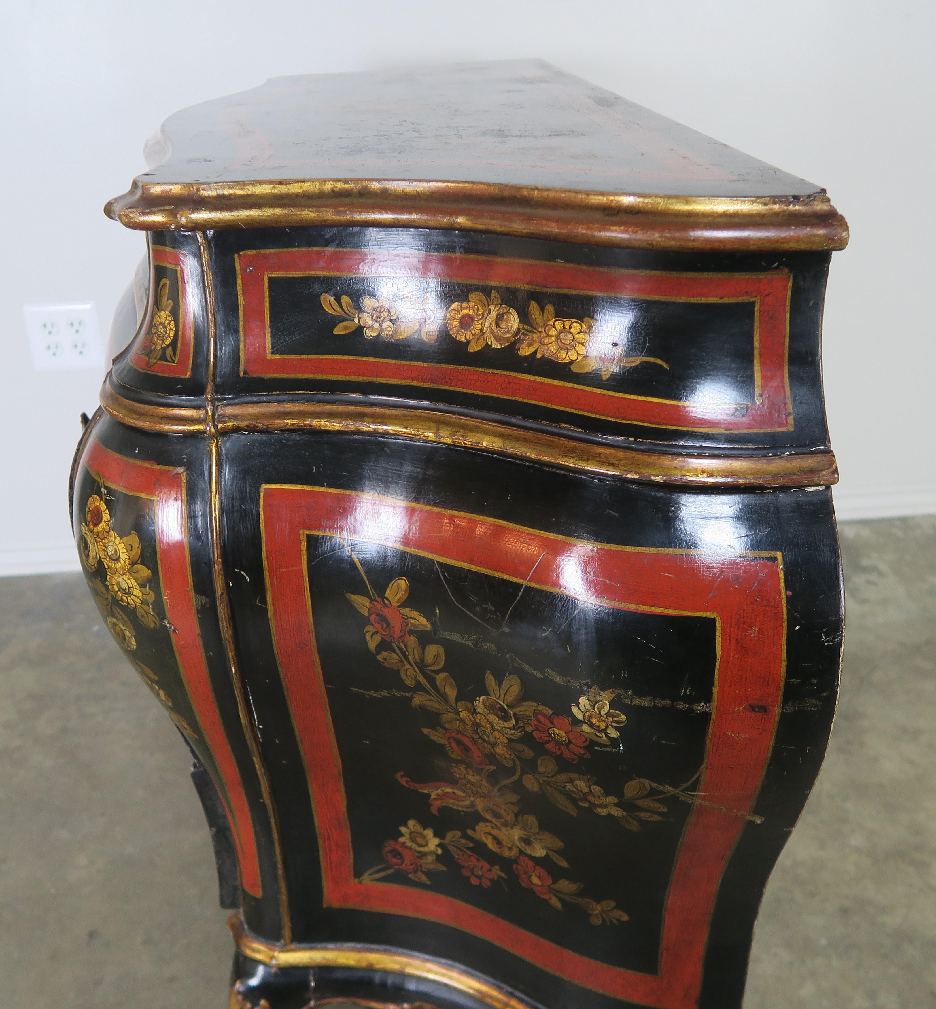 French Serpentine Shaped Chinoiserie Painted Chest of Drawers, circa 1930s In Good Condition In Los Angeles, CA