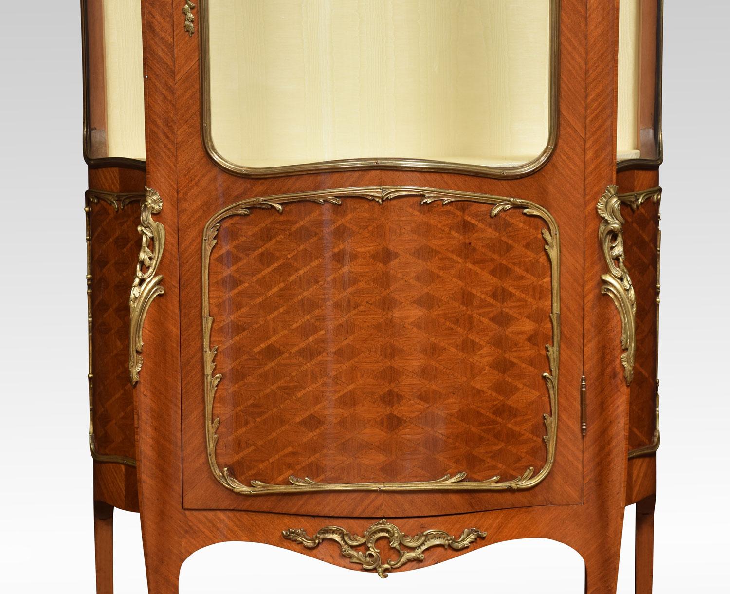 French Serpentine Walnut and Kingwood Vitrine In Good Condition In Cheshire, GB