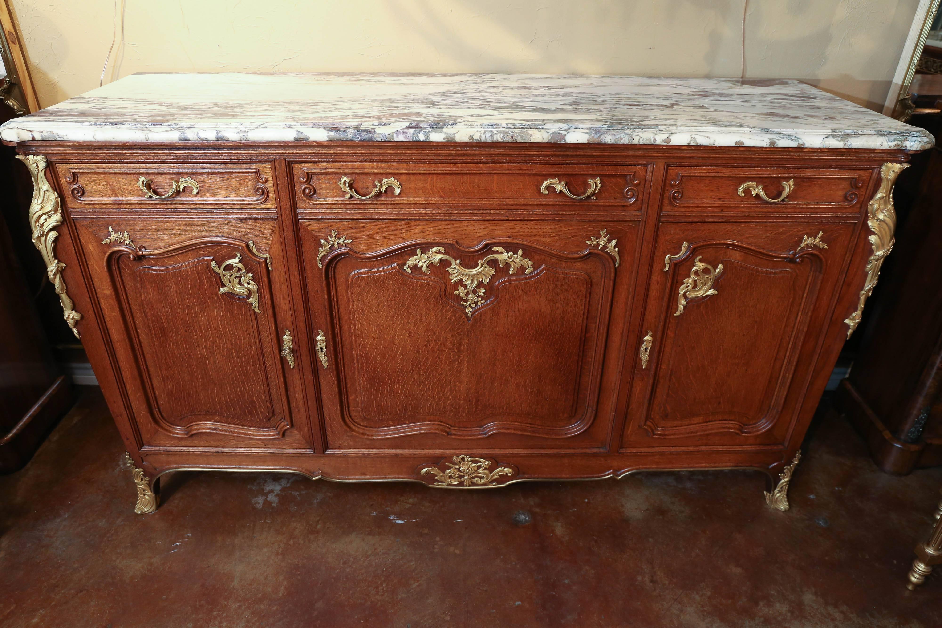 French Server Signed Haentges, Paris Gilt Bronze-Mounted Oak and Marble In Excellent Condition In Houston, TX