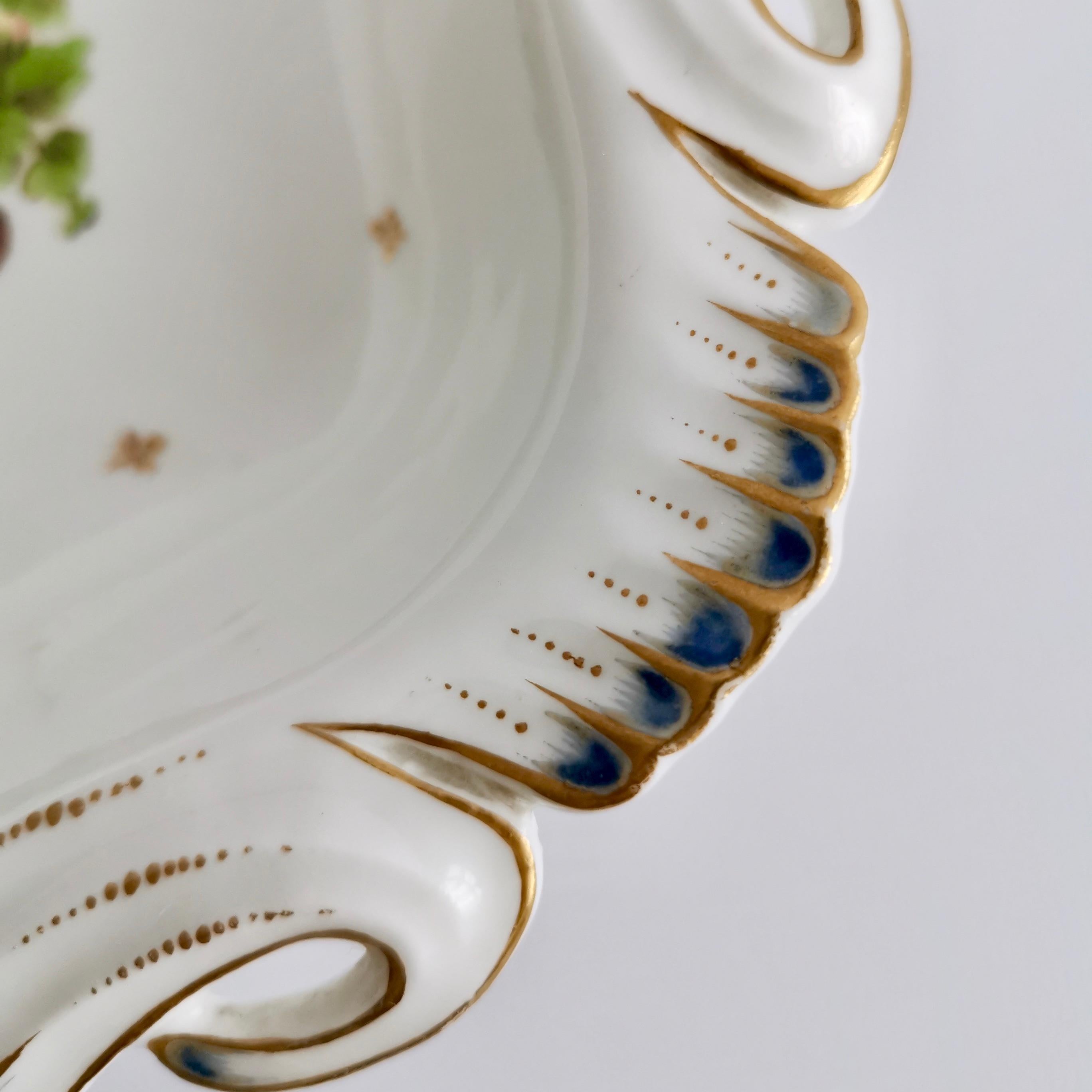 Plato para servir de porcelana francesa, Garza y gallo La Fontaine, hacia 1820 Porcelana en venta