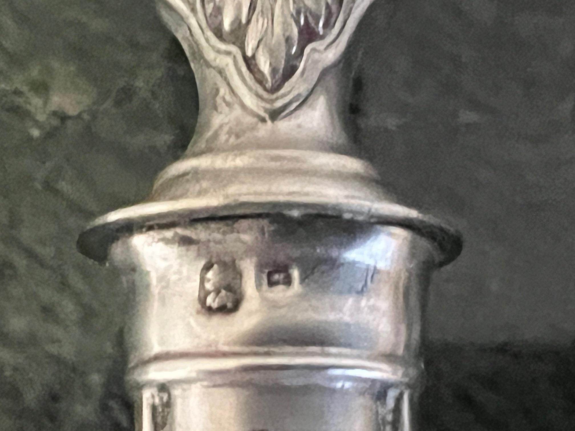 French sterling silver and bakelite salad serving set in original box.  Made by Au Globe, N. grunthaler & Ses fils around 1920. Stamped with the head of Minerva, the French sign for silver.

Maison Grünthaler is a commercial brand founded in 1877 in