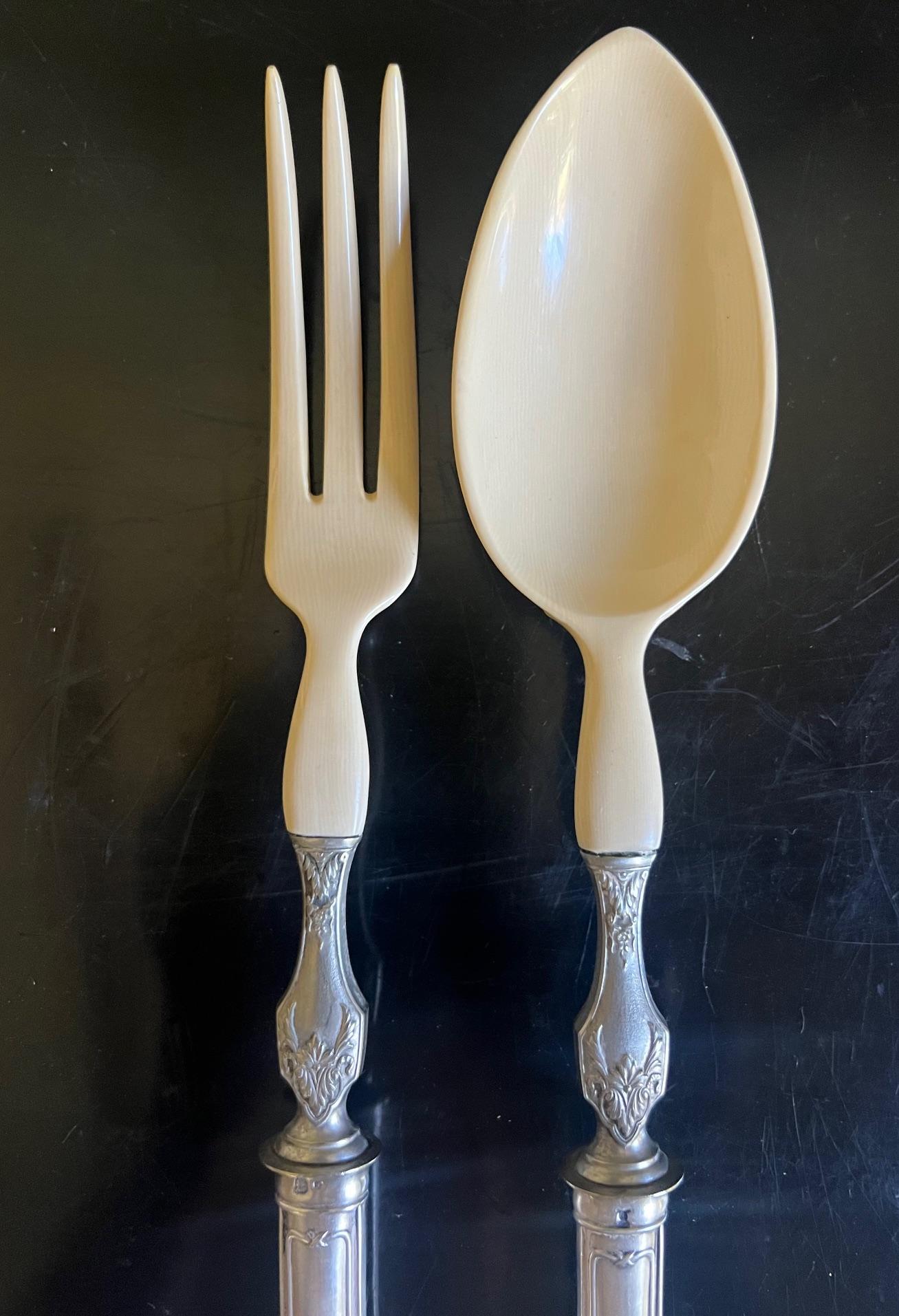Early 20th Century French Serving Set by Grunthaler, Sterling Handles, C. 1920's For Sale