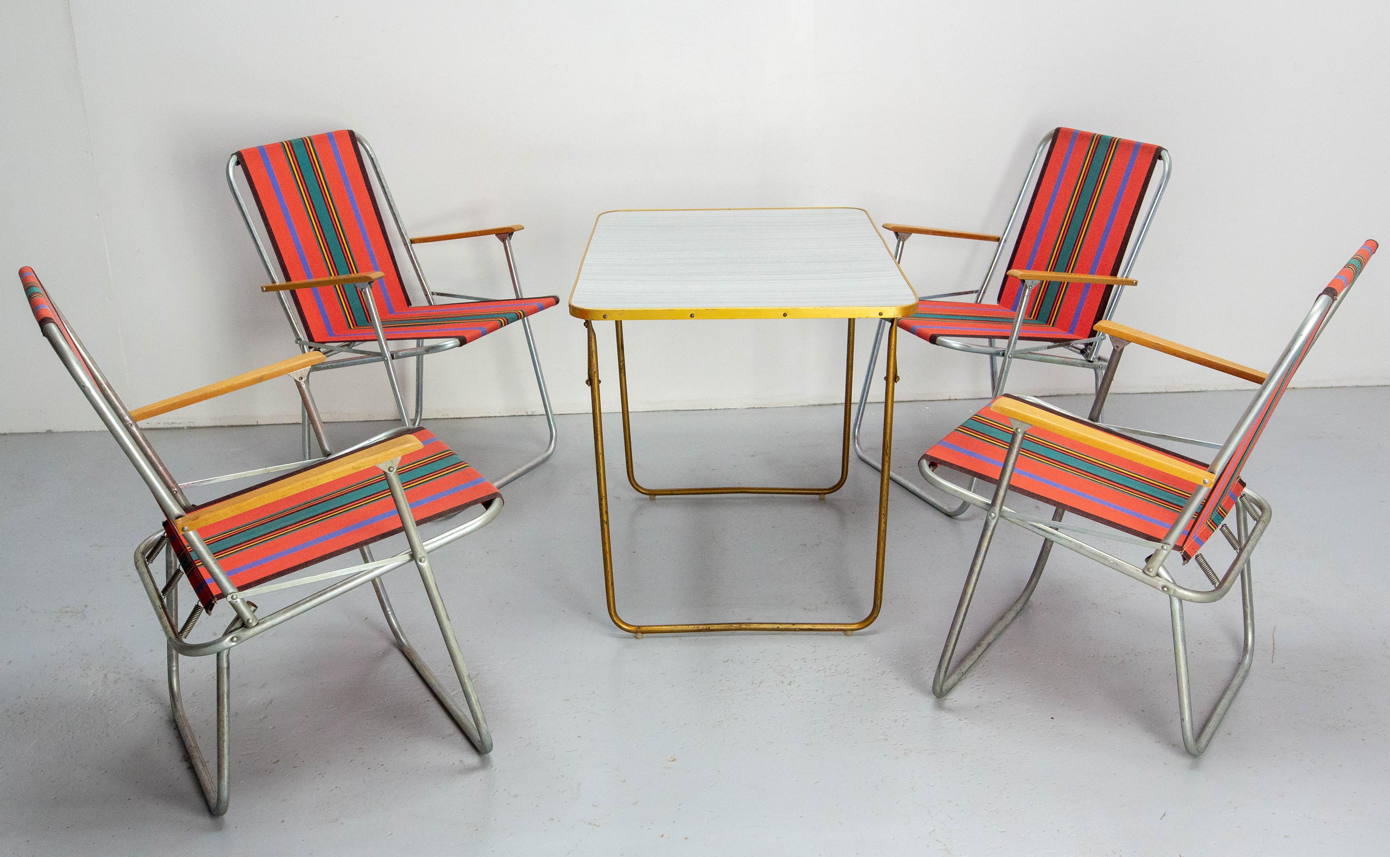 French Set Folding Camping Four Chairs and Table Patio Garden Mid-Century In Good Condition For Sale In Labrit, Landes