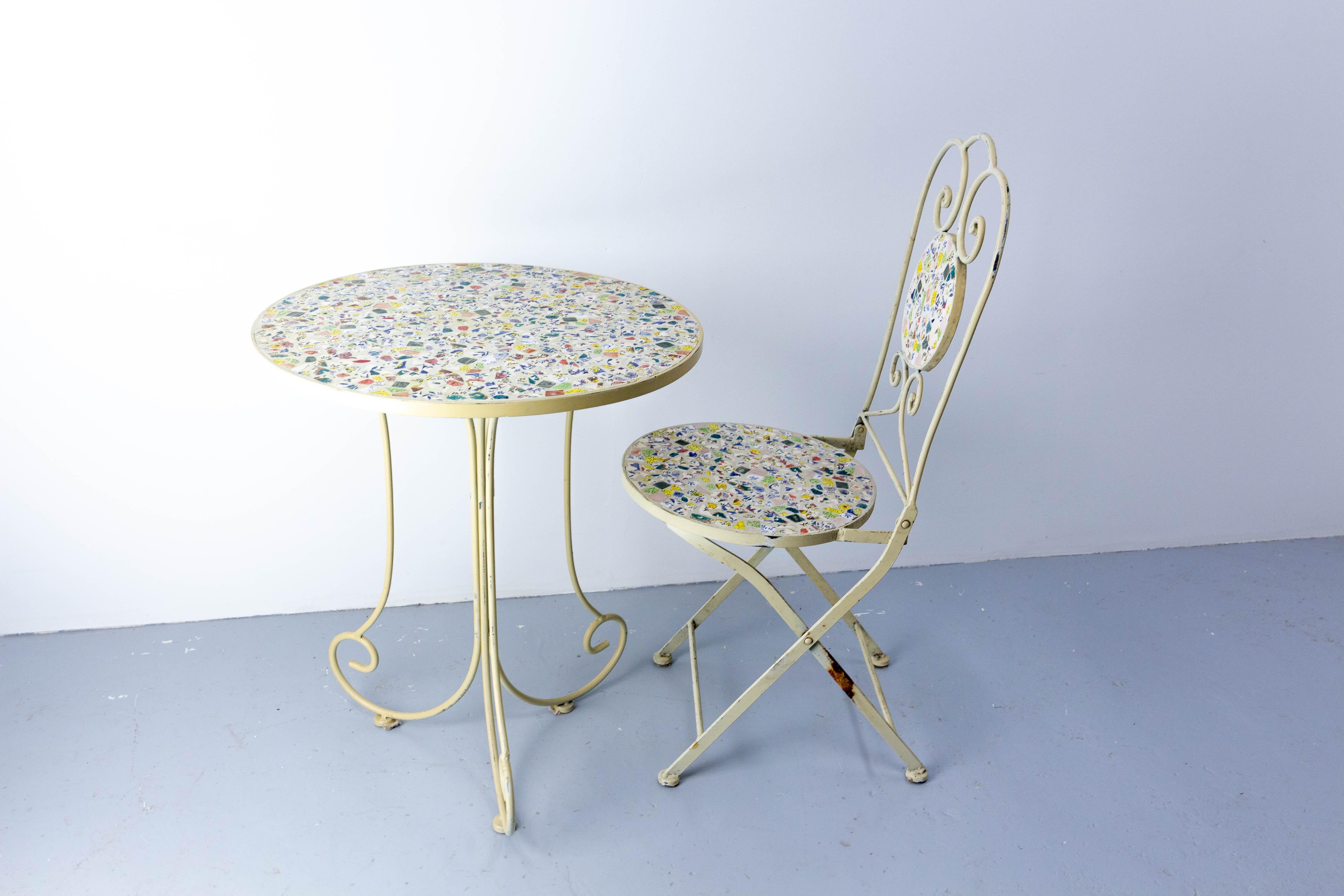 Mid-Century Modern French Set Iron Chair and its Table Mosaic Decoration Patio Garden Mid-Century For Sale