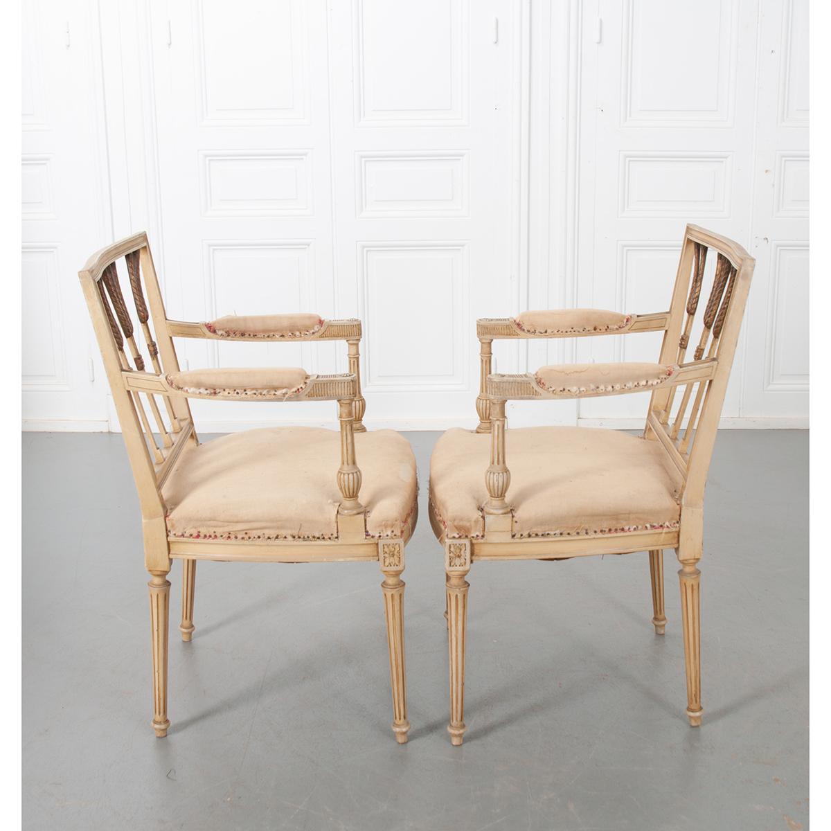 French Set of 10 Louis XVI-Style Dining Chairs In Good Condition In Baton Rouge, LA