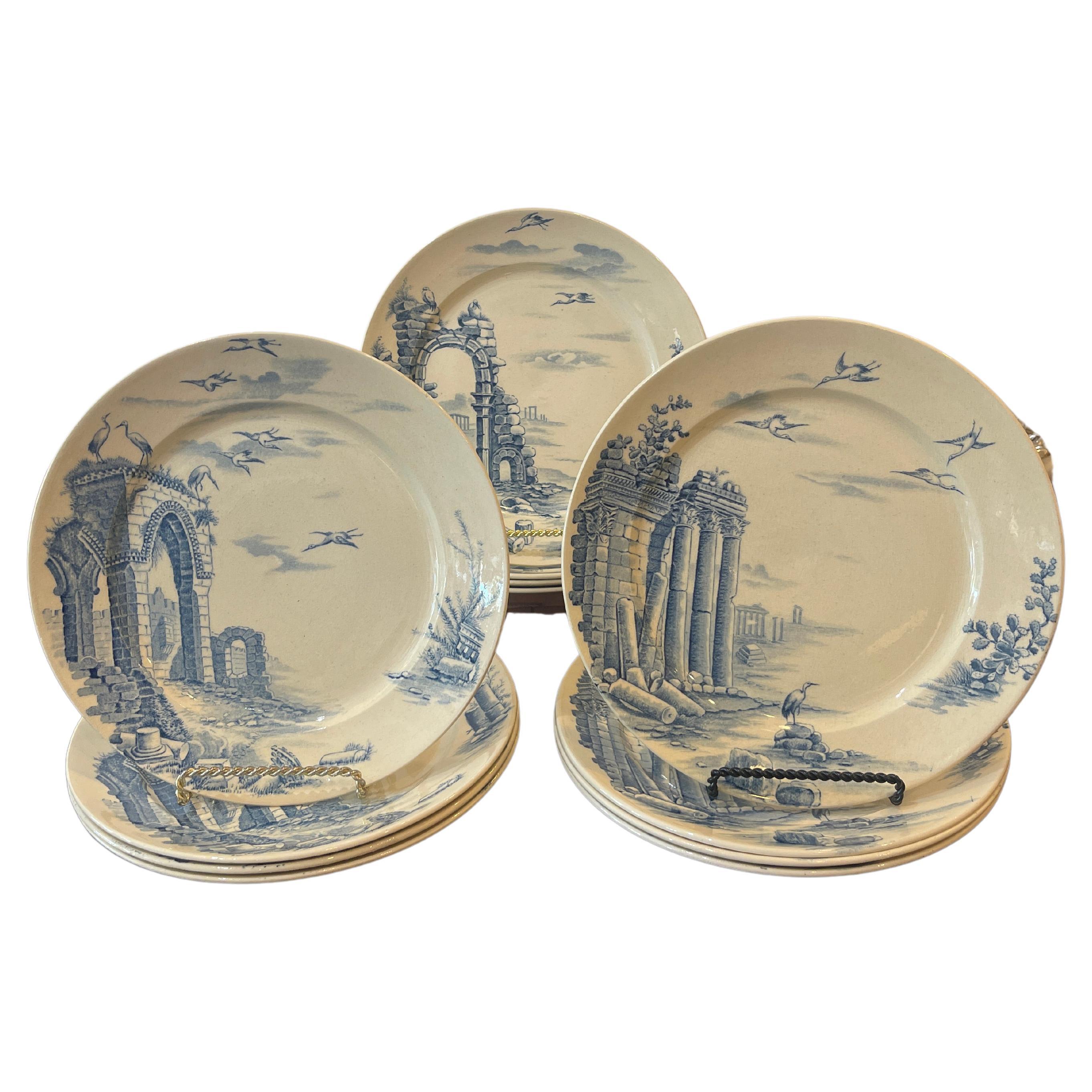 Set di 12 piatti da pranzo architettonici in faience blu e bianco, Gien, C.C.