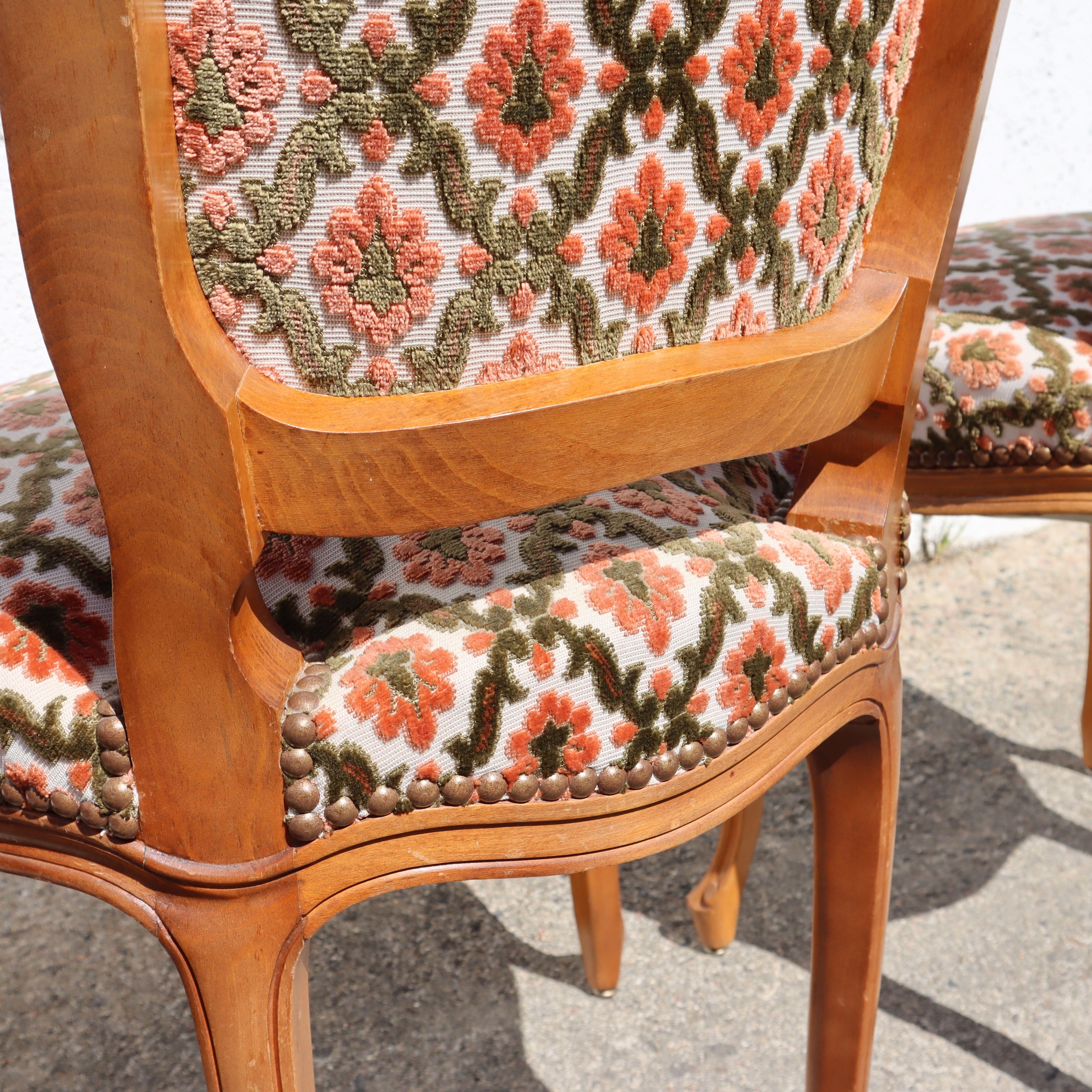 French Set of 3 wooden Dining Chairs - upholstered Dining Chairs-Style Louis XV For Sale 5