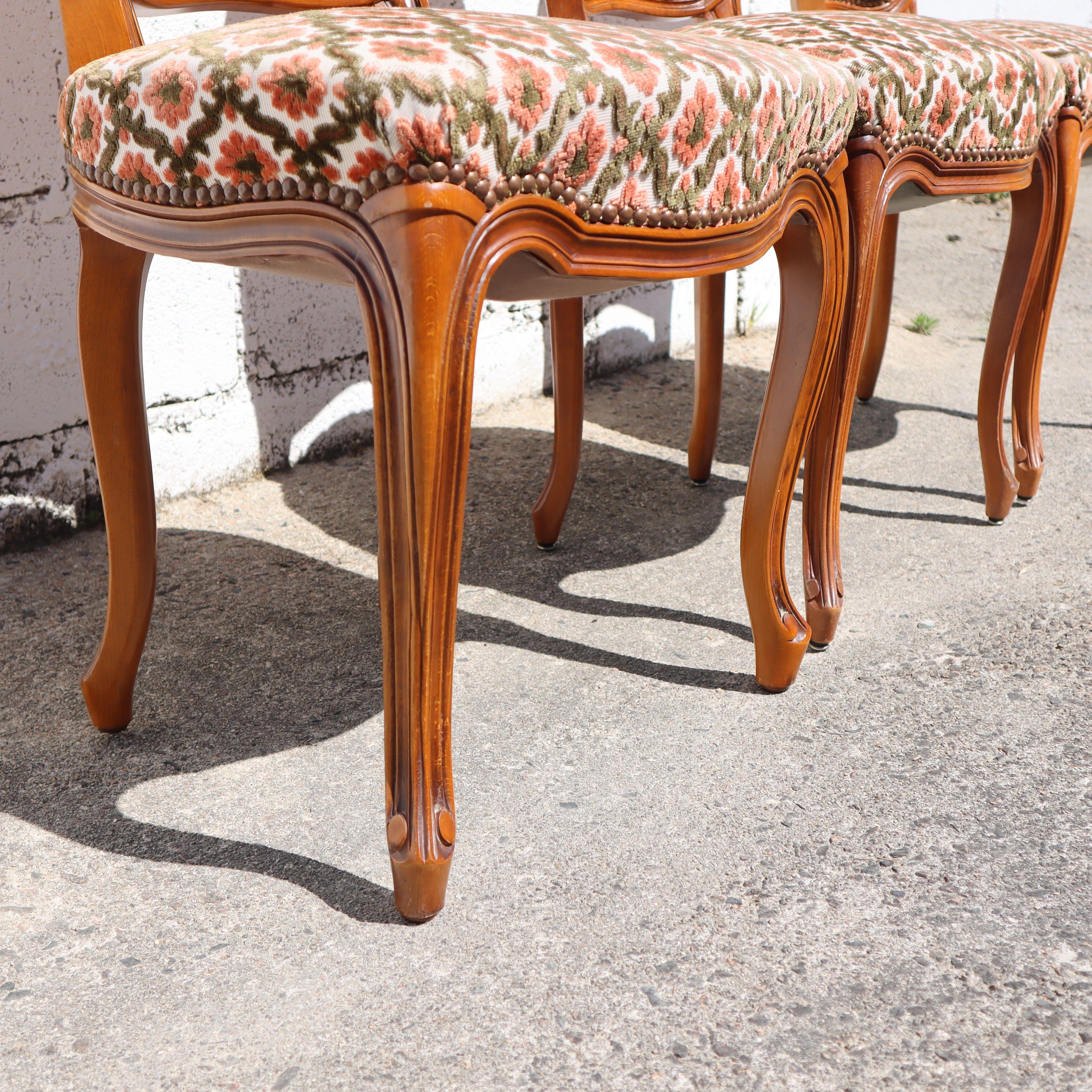 French Set of 3 wooden Dining Chairs - upholstered Dining Chairs-Style Louis XV For Sale 6