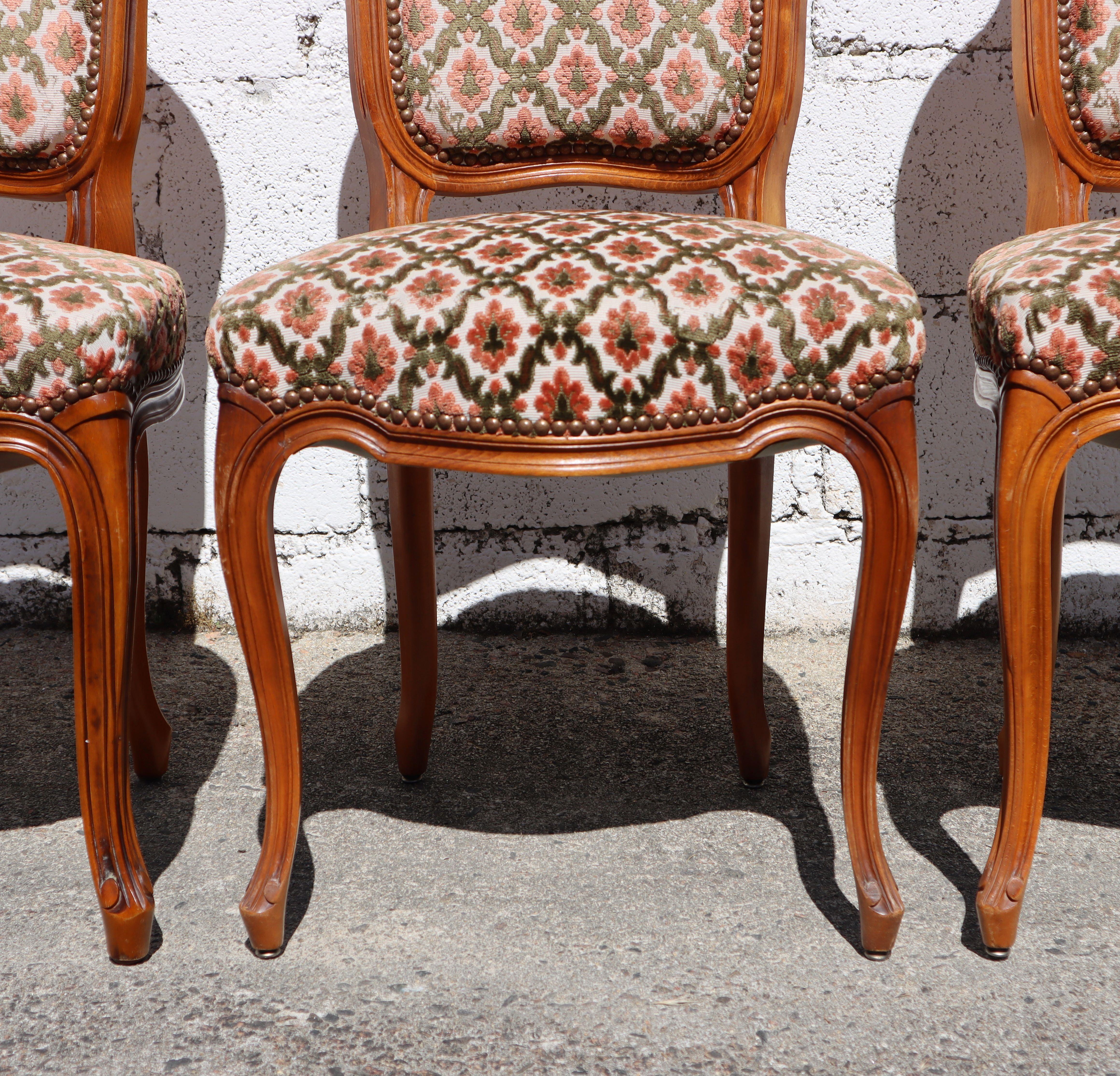 French Set of 3 wooden Dining Chairs - upholstered Dining Chairs-Style Louis XV For Sale 7