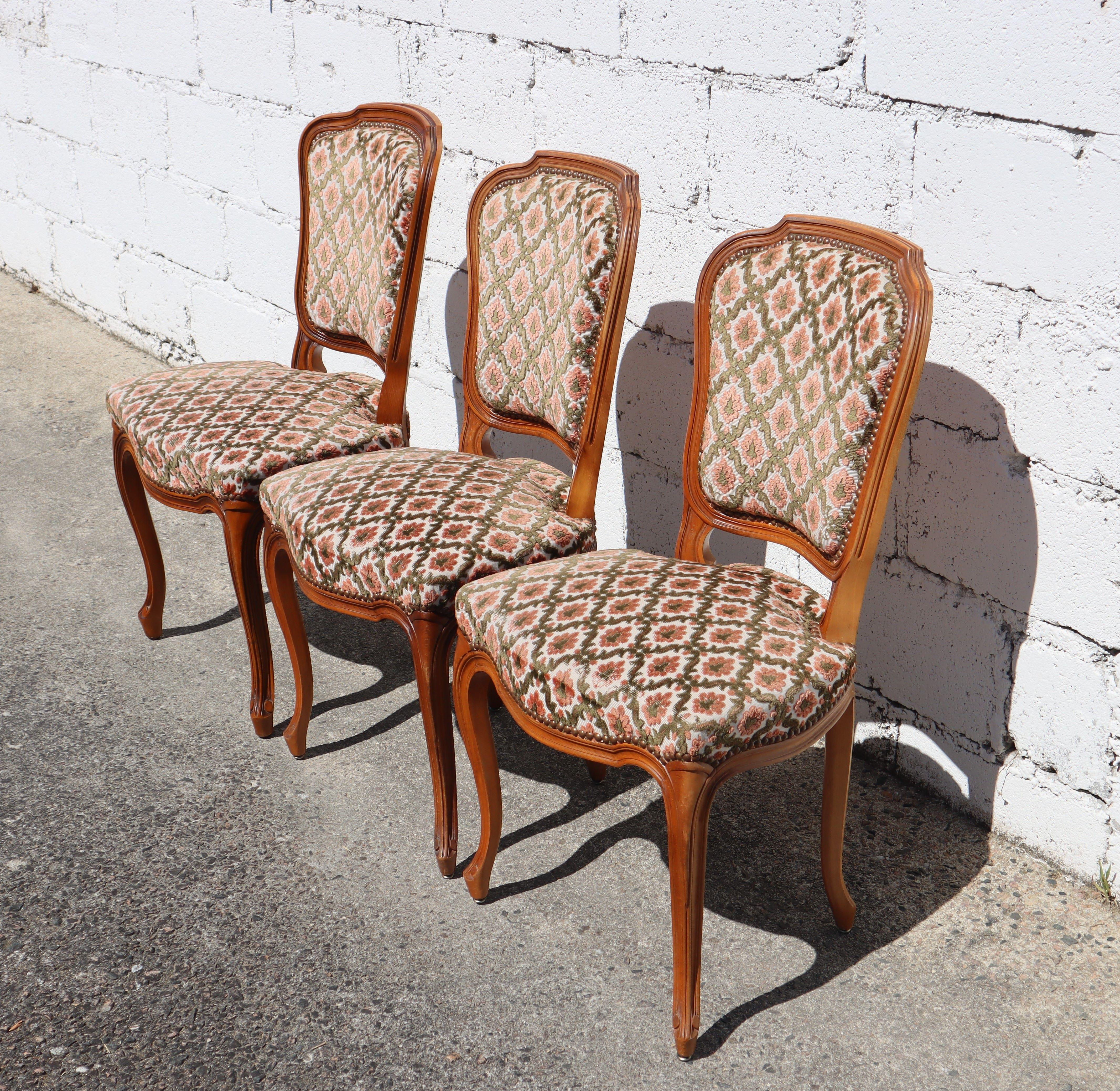 Brass French Set of 3 wooden Dining Chairs - upholstered Dining Chairs-Style Louis XV For Sale