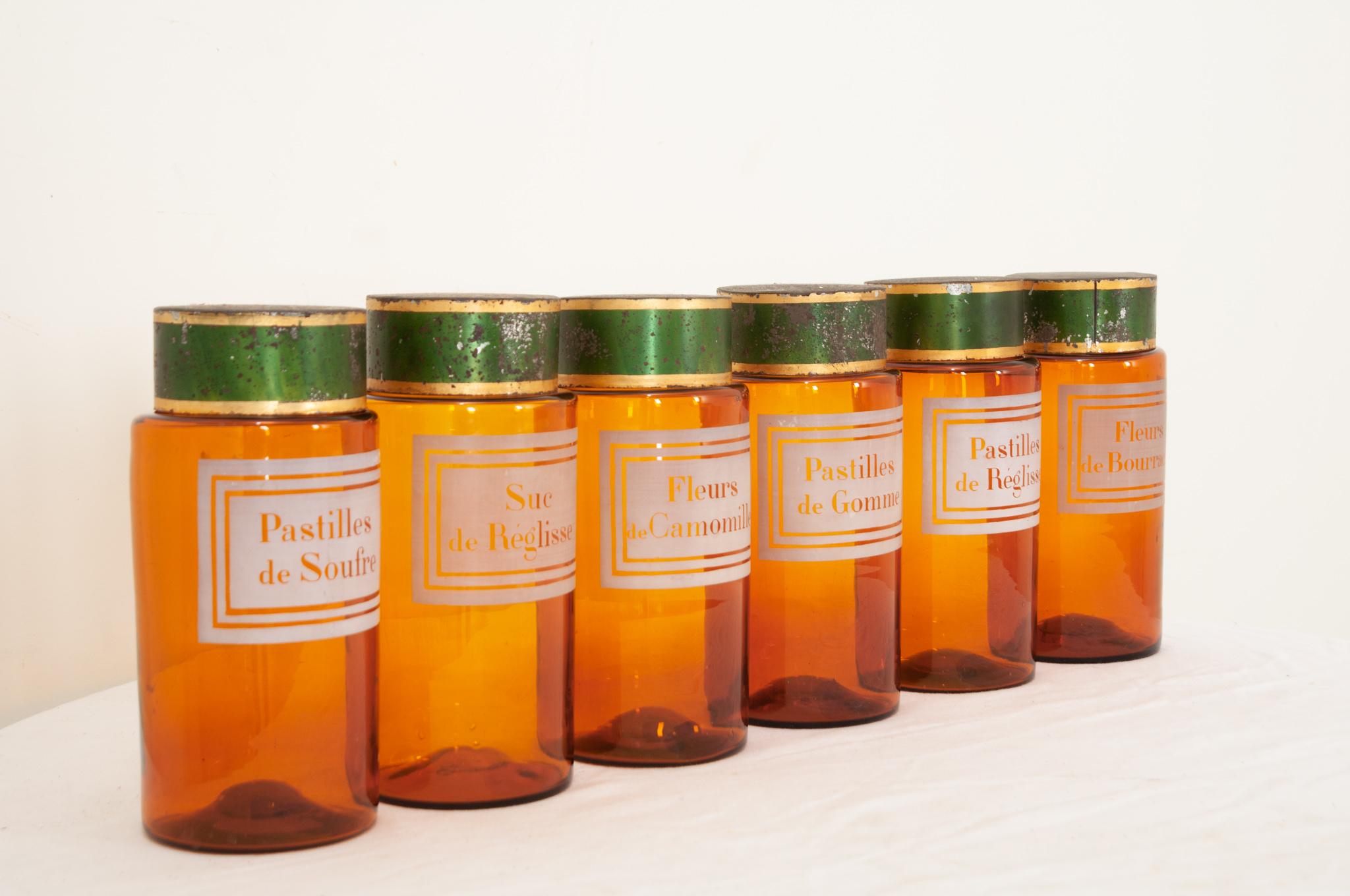 Ensemble français de 6 conteneurs de rangement en verre ambré en vente 2