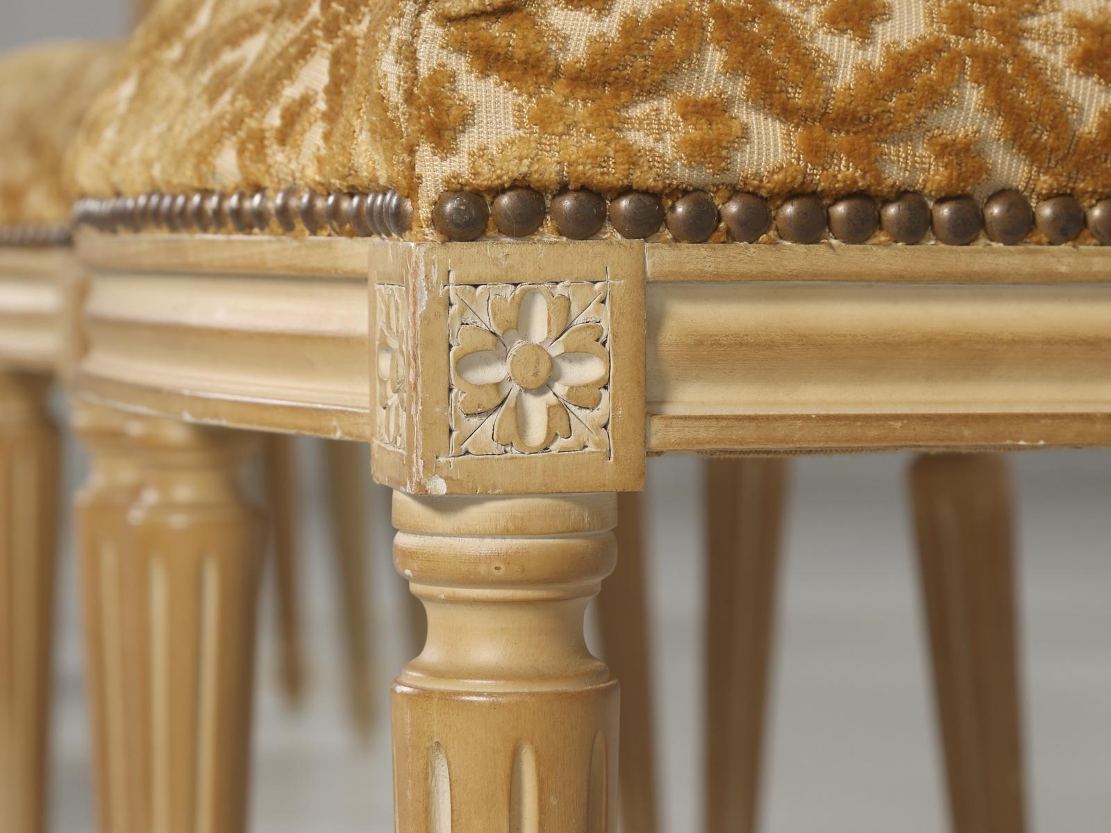 Ensemble français de (6) chaises de salle à manger de style Louis XVI peintes à l'origine, non restaurées en vente 6