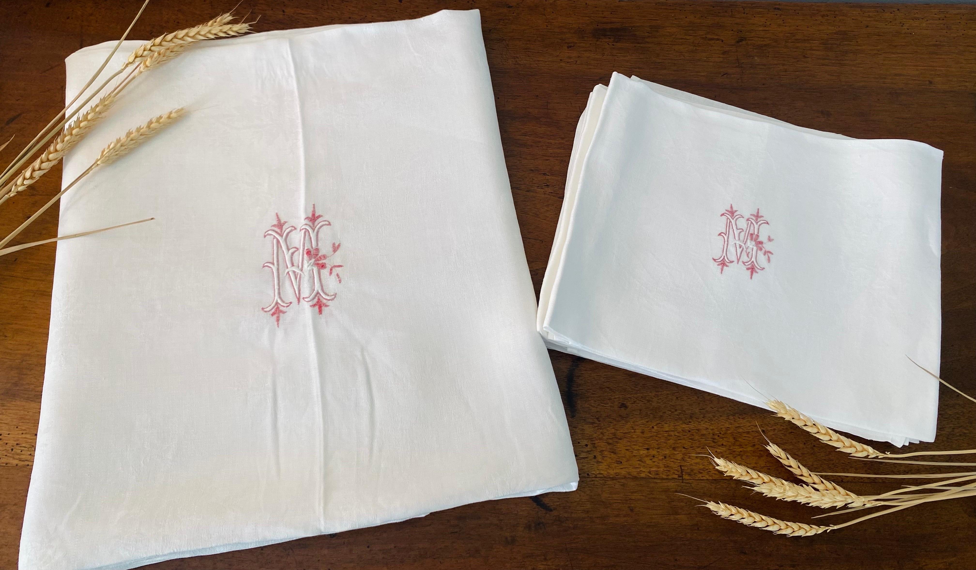 Art Nouveau  French Set of 6 napkins & tablecloth damask linen embroidered monograms - 1900 For Sale