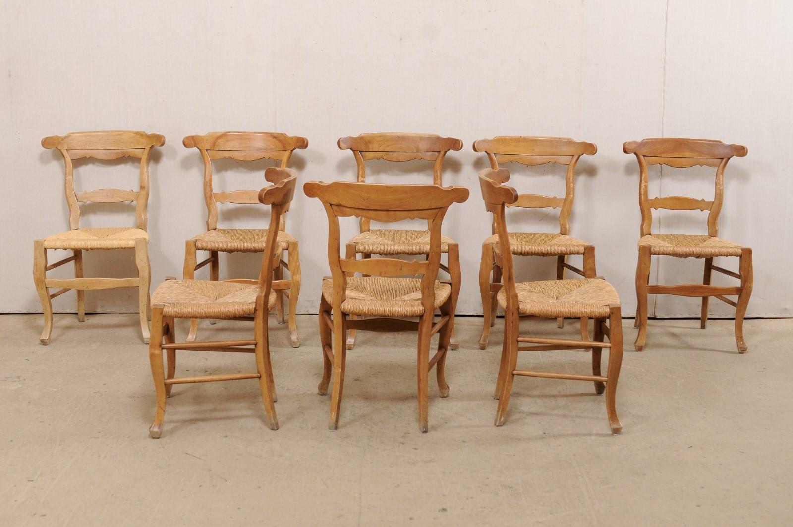 French Set of 8 Side Chairs with Hand-Woven Rush Seats, Early to Mid 20th C In Good Condition For Sale In Atlanta, GA