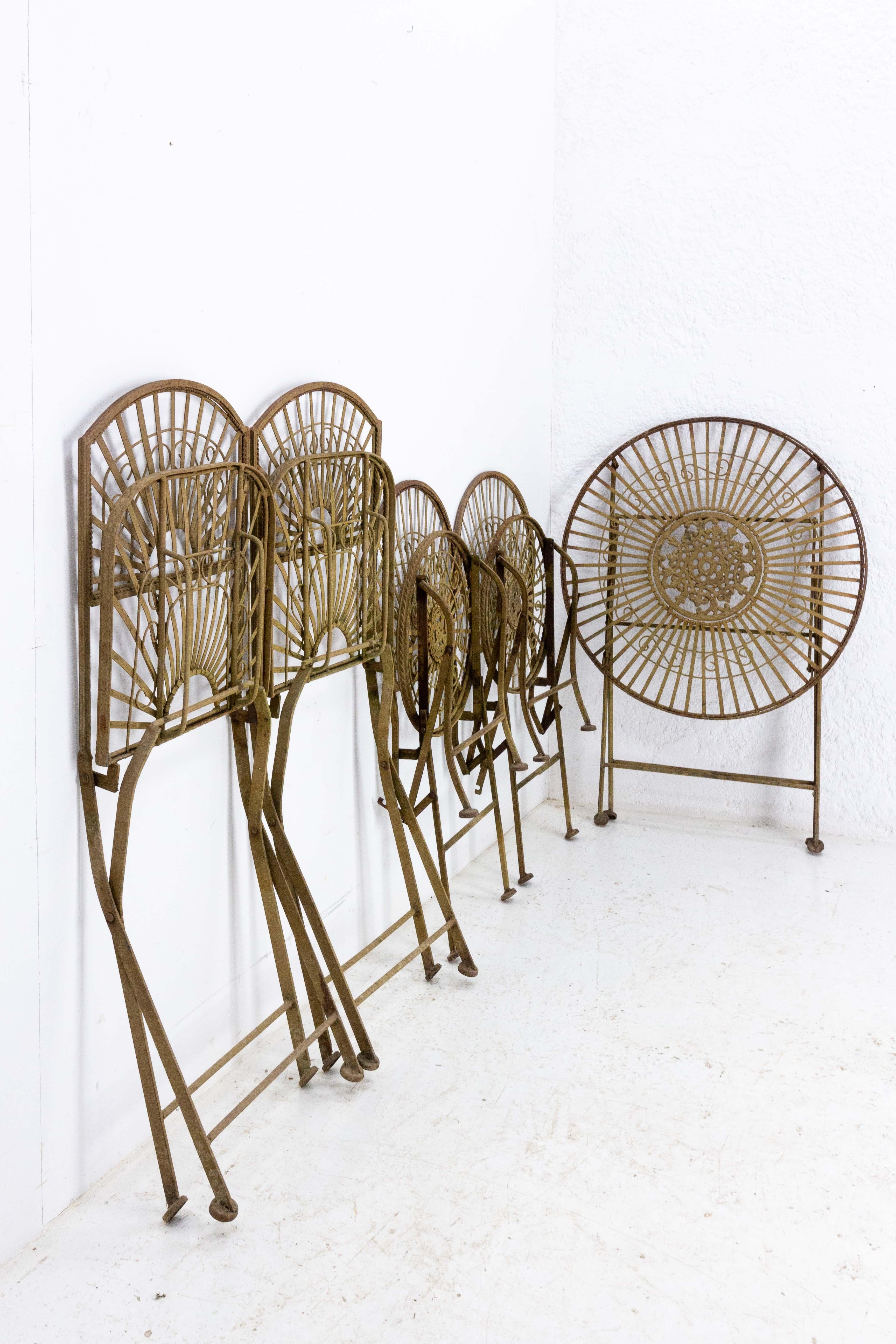 Ensemble français de quatre chaises et tables en fer pour patio et jardin du milieu du siècle dernier en vente 12