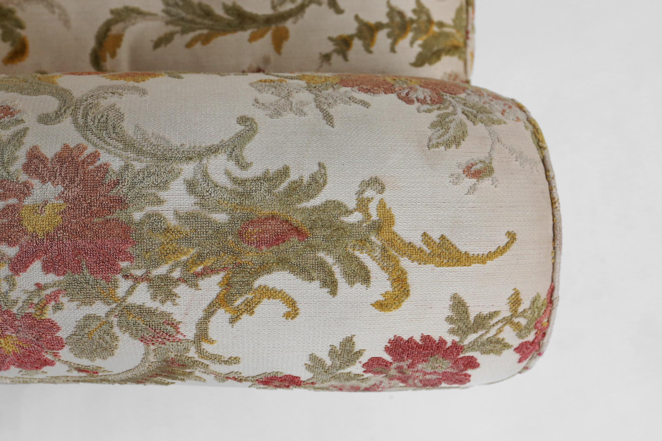 Tissu Ensemble de chaises longues en tapisserie florale en vente