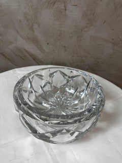 Ensemble français de coupes gigognes en cristal par Saint Louis, années 1980