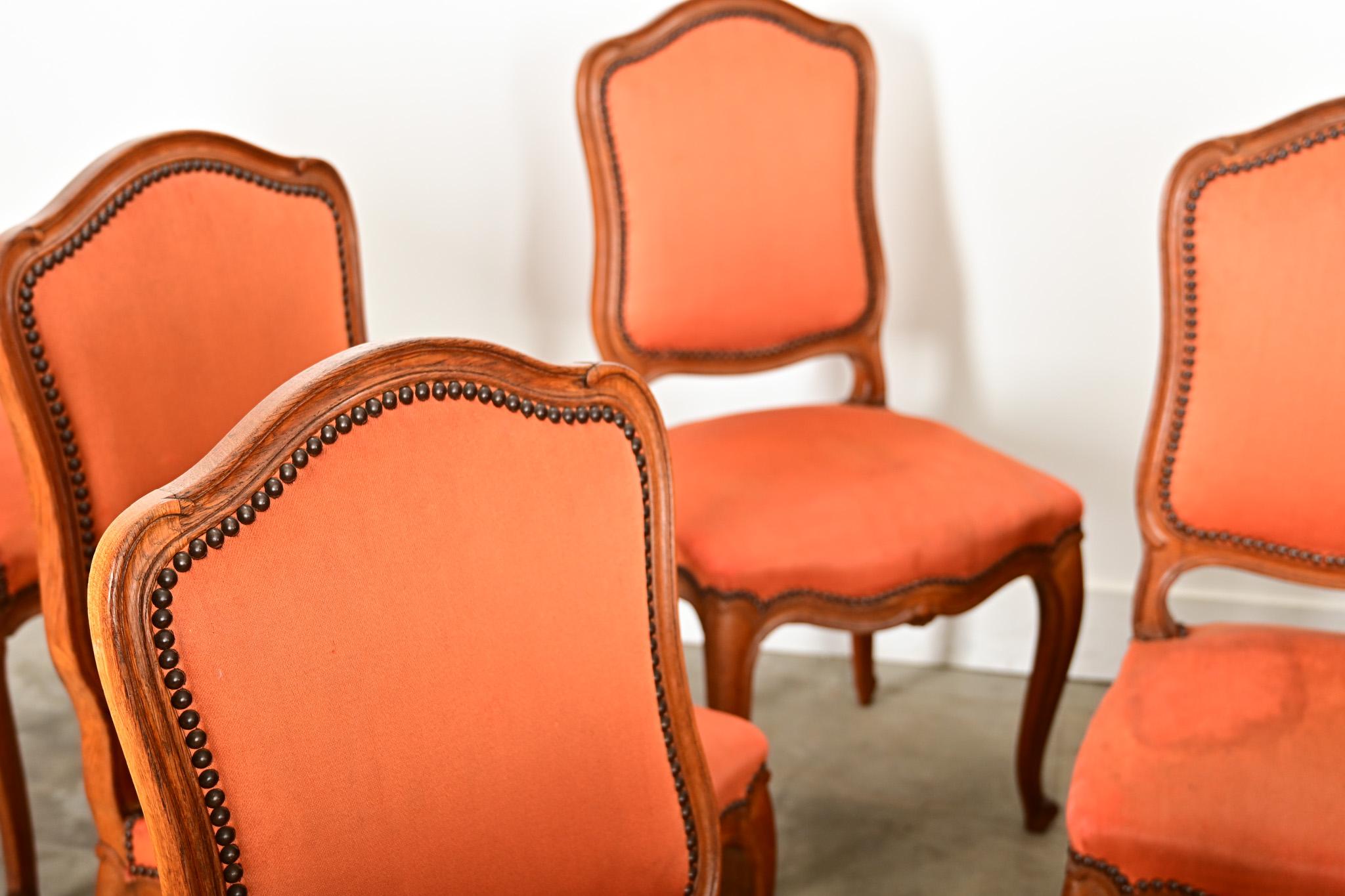 Set francese di nove sedie da pranzo in stile Luigi XV in vendita 10