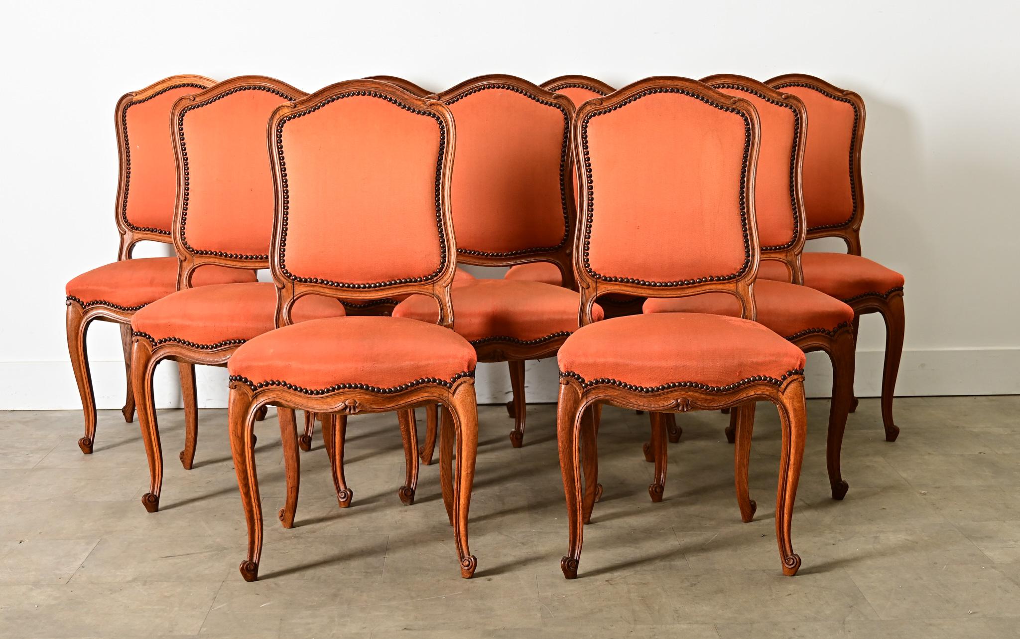 Francese Set francese di nove sedie da pranzo in stile Luigi XV in vendita