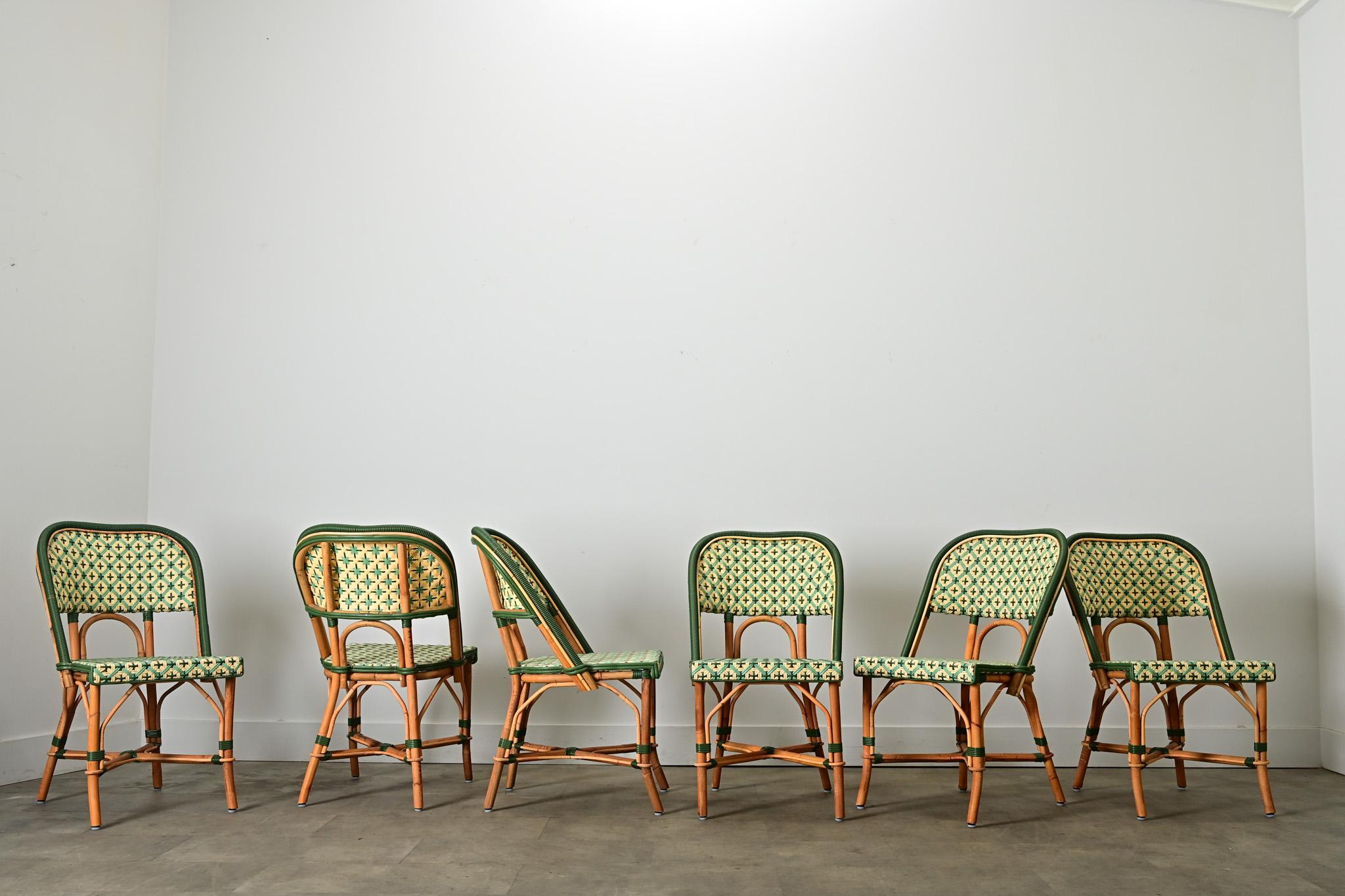 Ensemble de six chaises de bistro reproduites à la française en vente 5