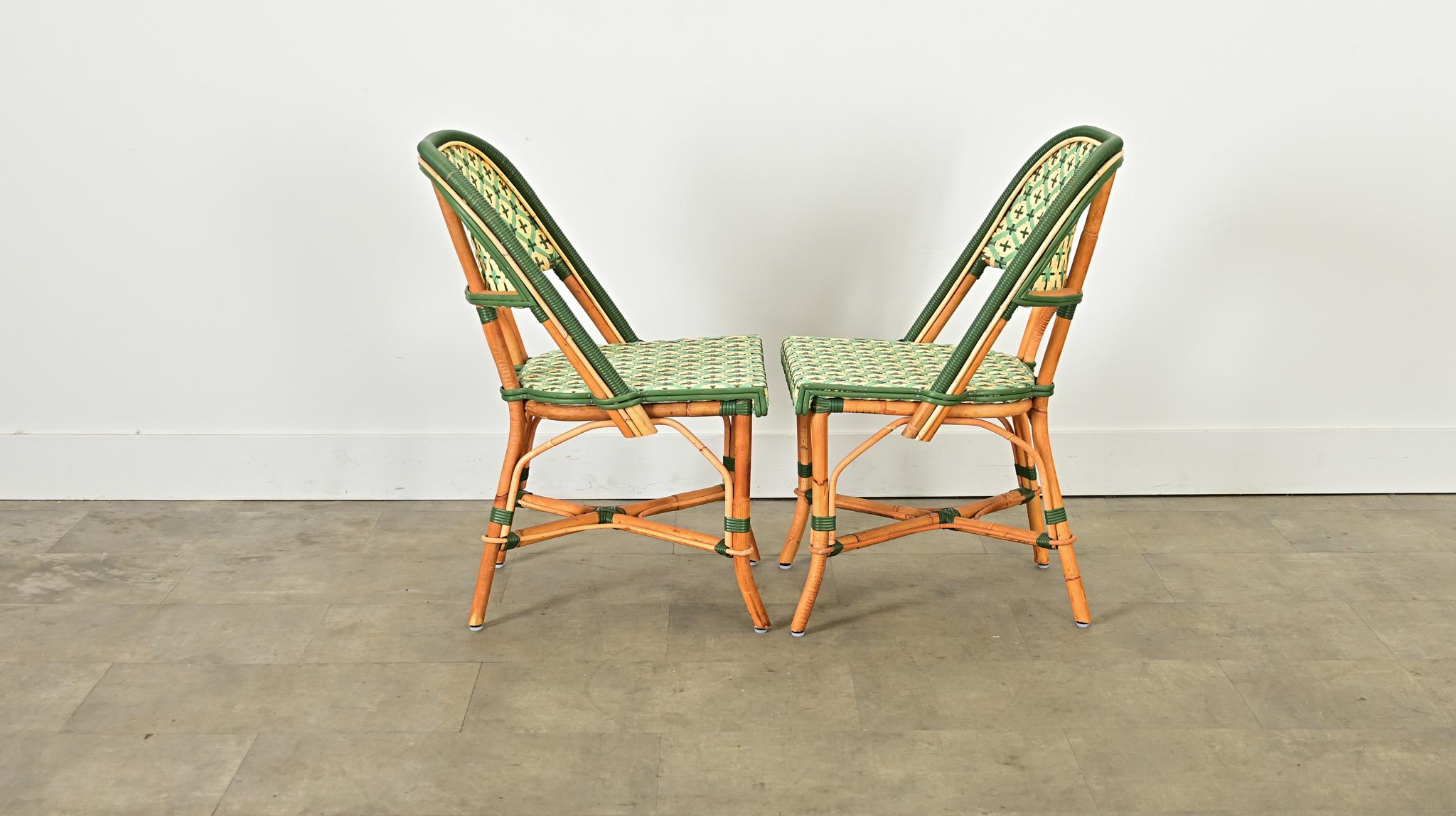 Ensemble de six chaises de bistro reproduites à la française en vente 9