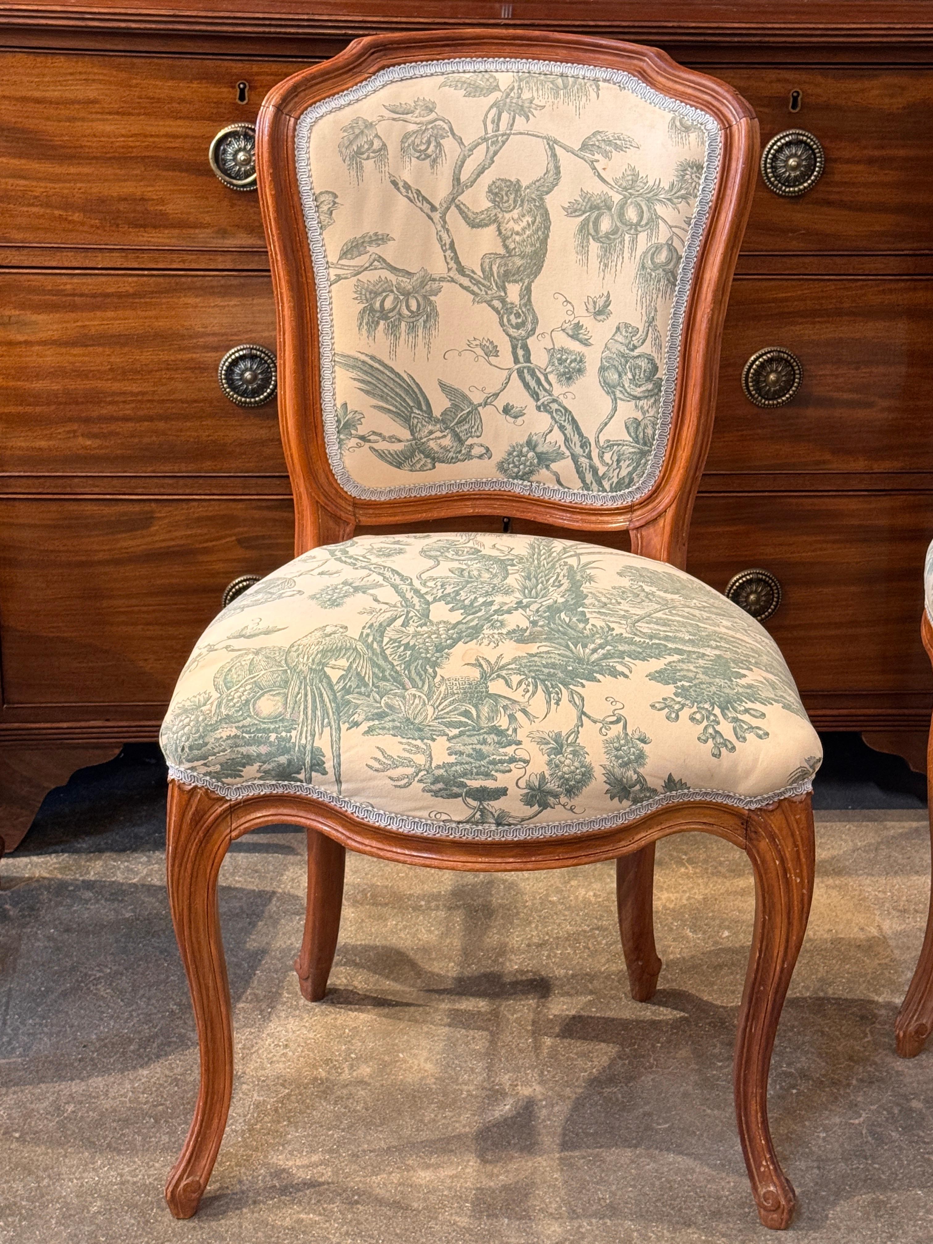 Ensemble de six chaises de salle à manger en vente 5