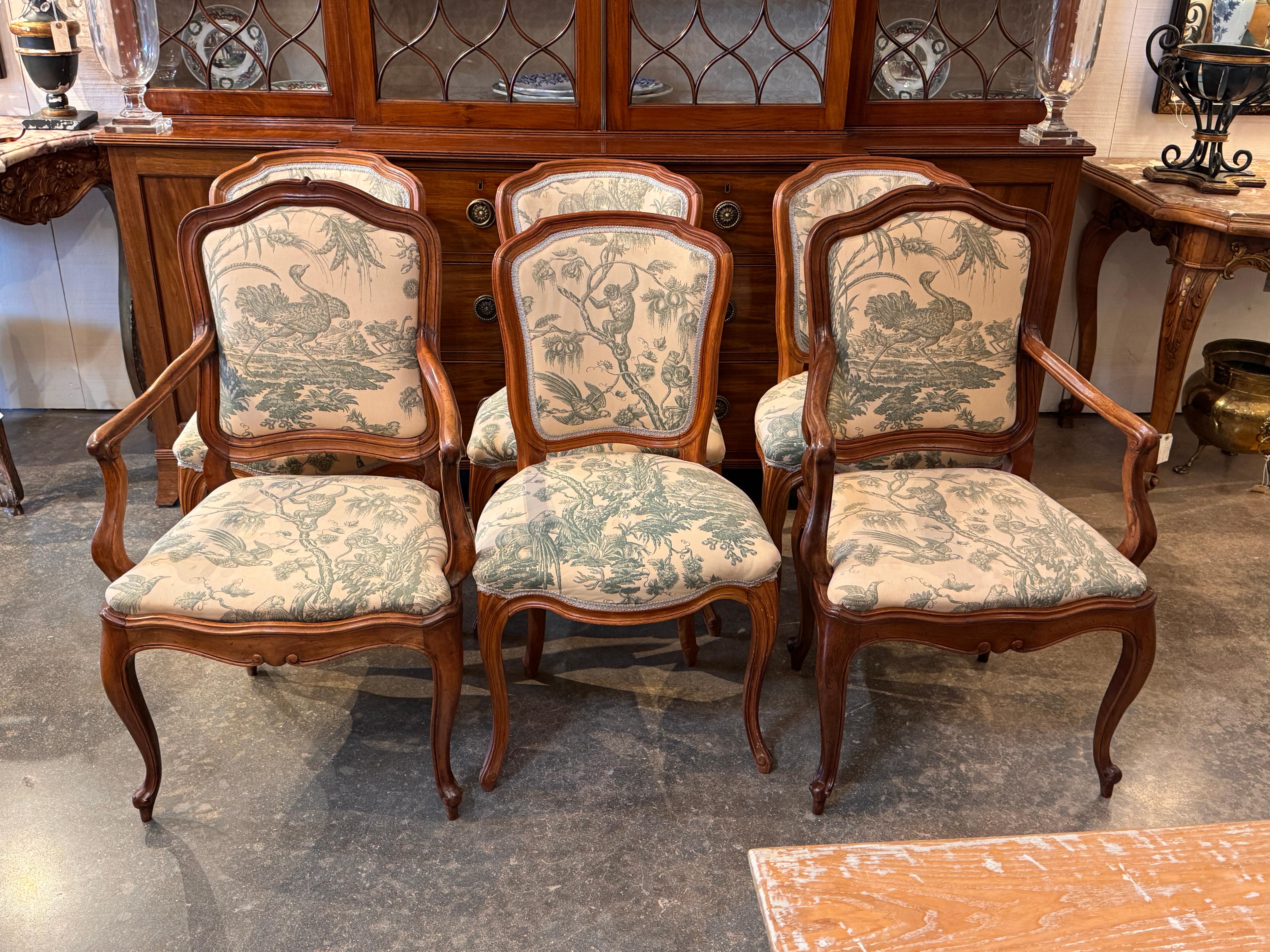 Français Ensemble de six chaises de salle à manger en vente