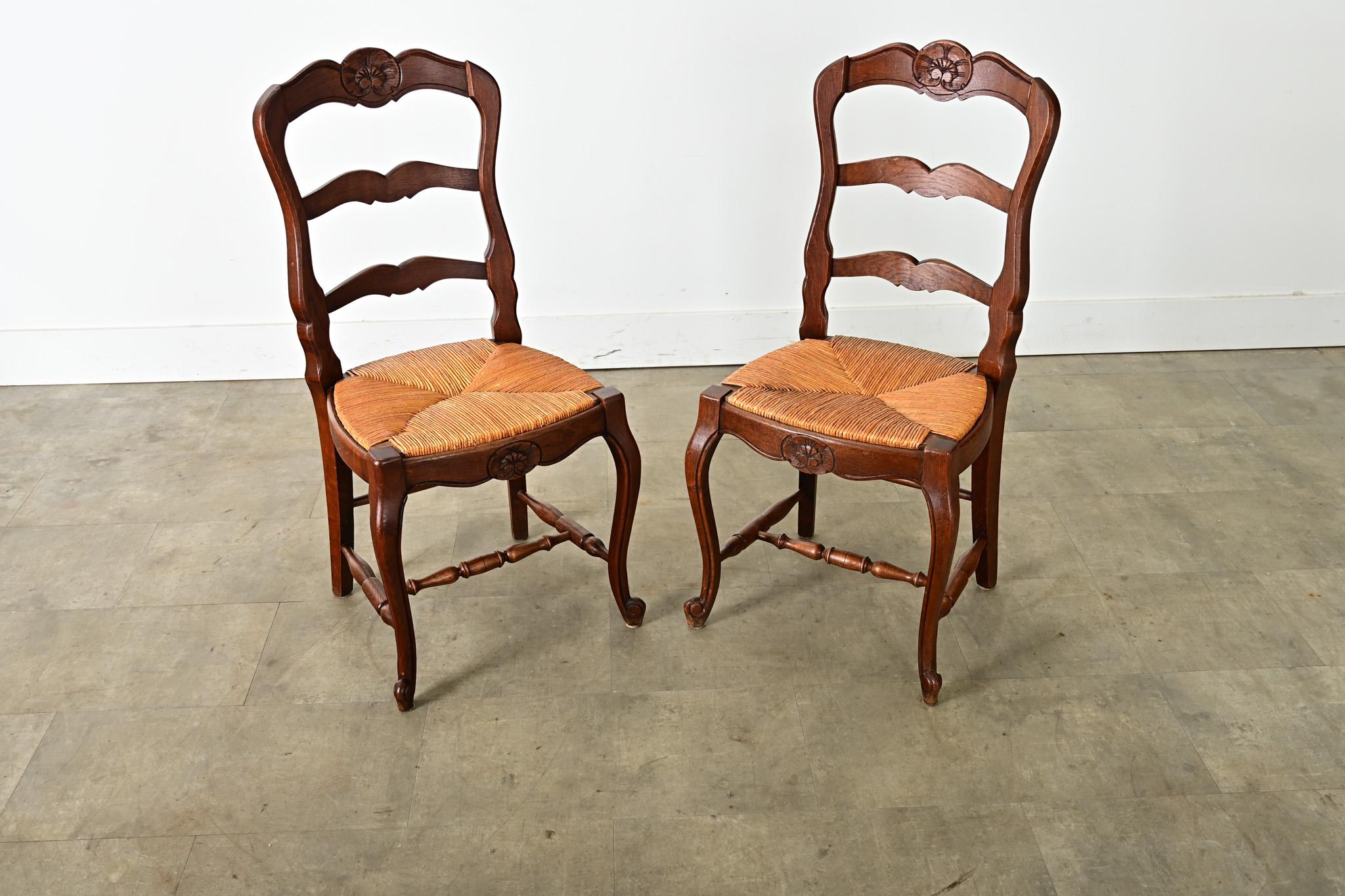 Juego Francés de Seis Sillas de Asiento Rústico Estilo Luis XV en venta 7