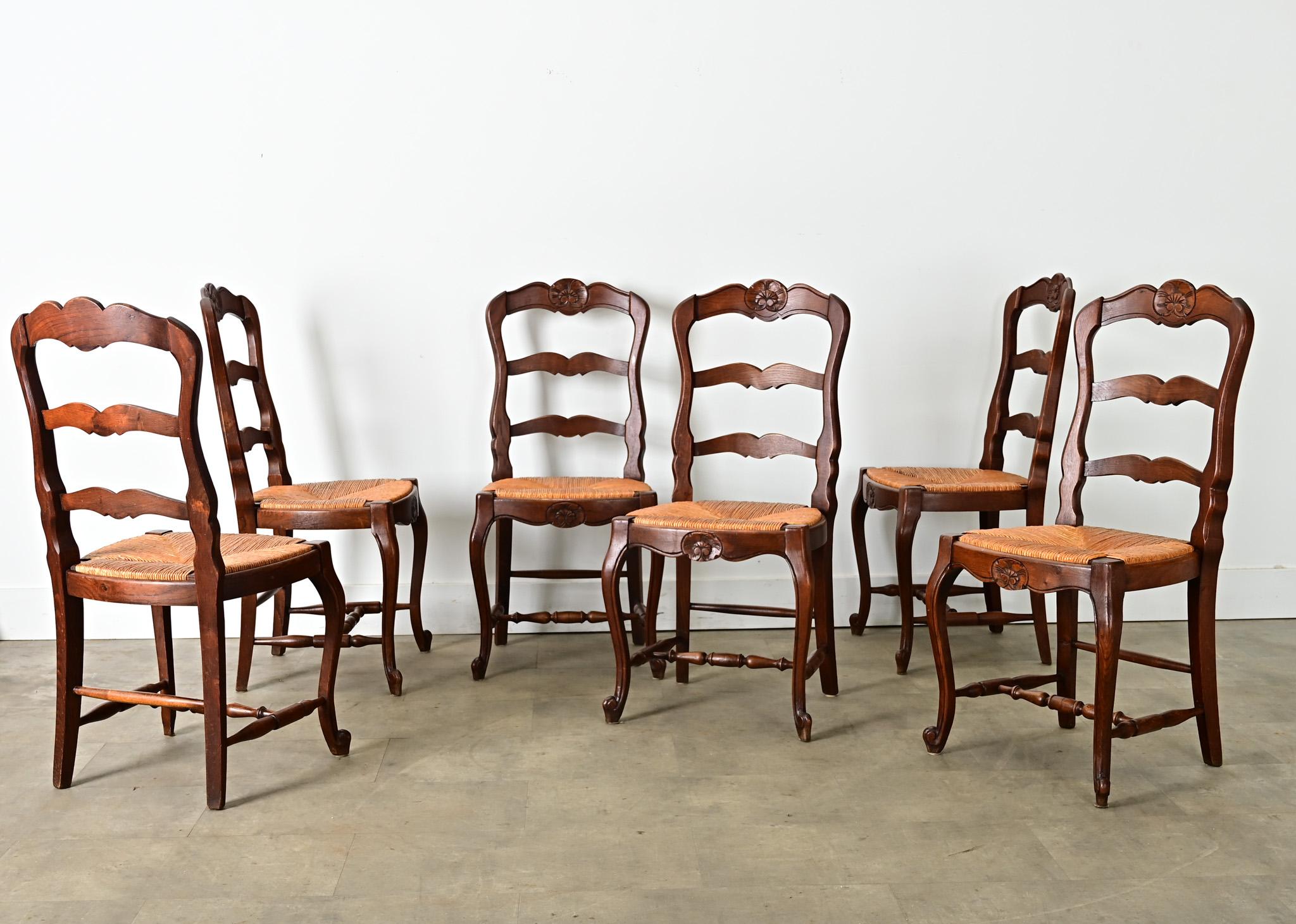 Juego Francés de Seis Sillas de Asiento Rústico Estilo Luis XV siglo XX en venta