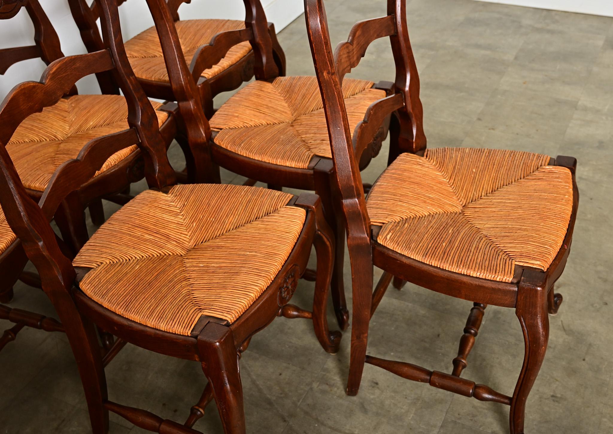 Juego Francés de Seis Sillas de Asiento Rústico Estilo Luis XV en venta 1