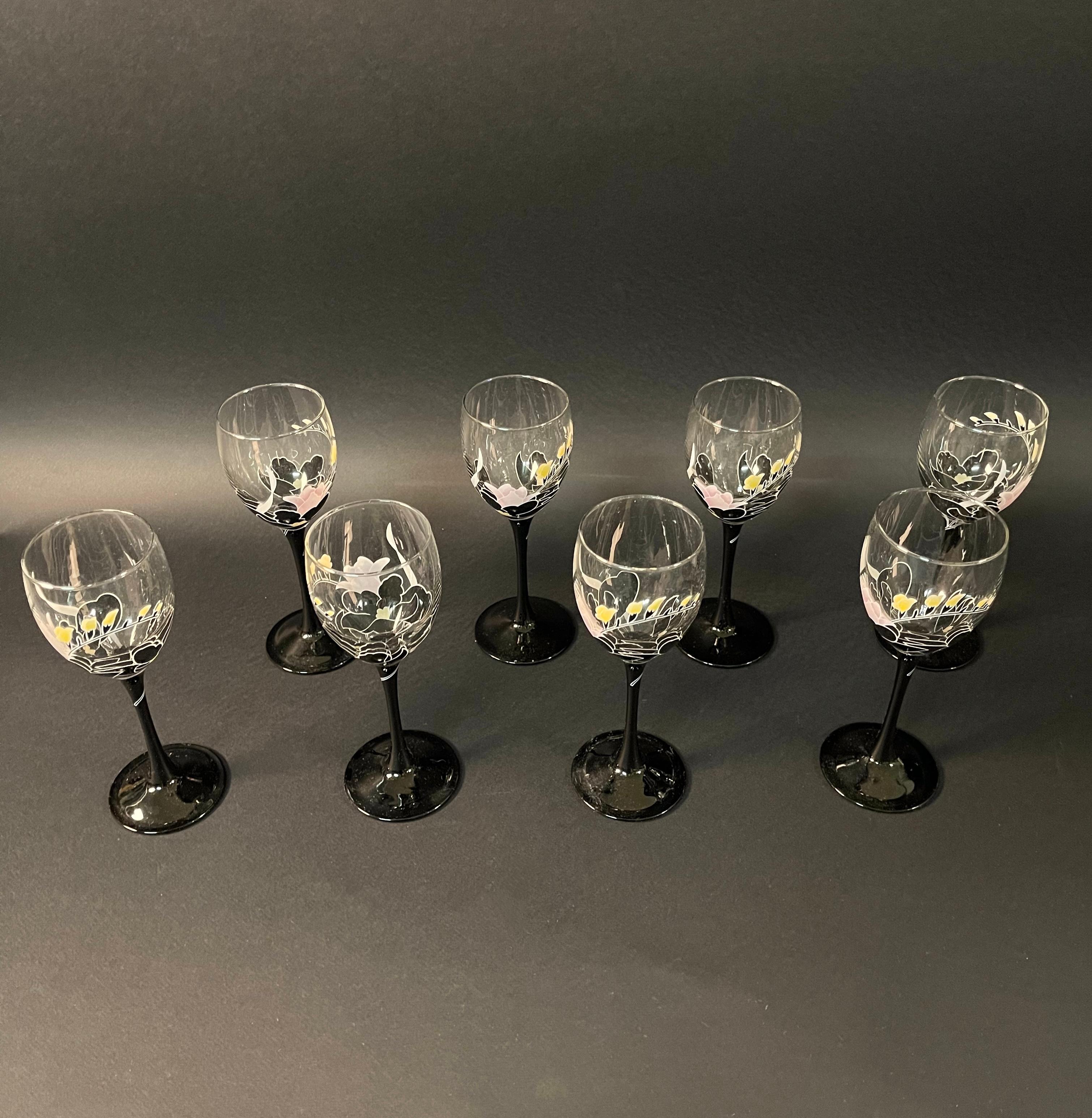 Französisch Satz von sechs Vintage signiert handverzierten Gläsern im Angebot