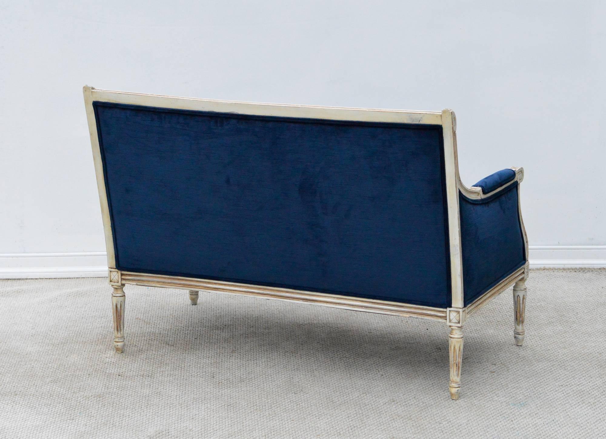 French Settee in Coastal Chic Blue Velvet For Sale 5