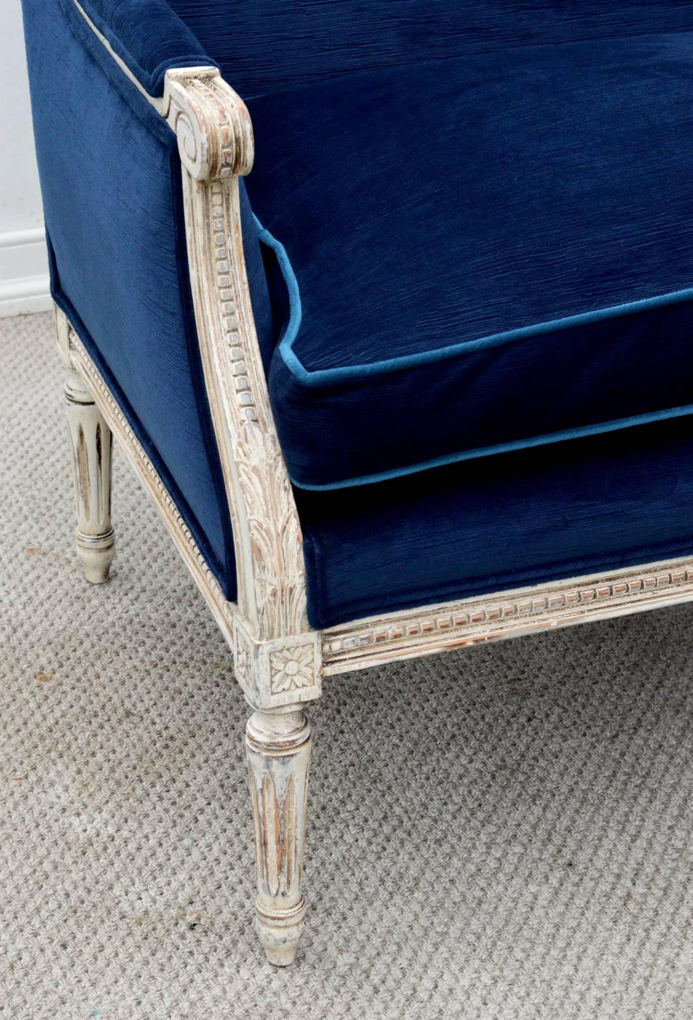 Hand-Crafted French Settee in Coastal Chic Blue Velvet For Sale