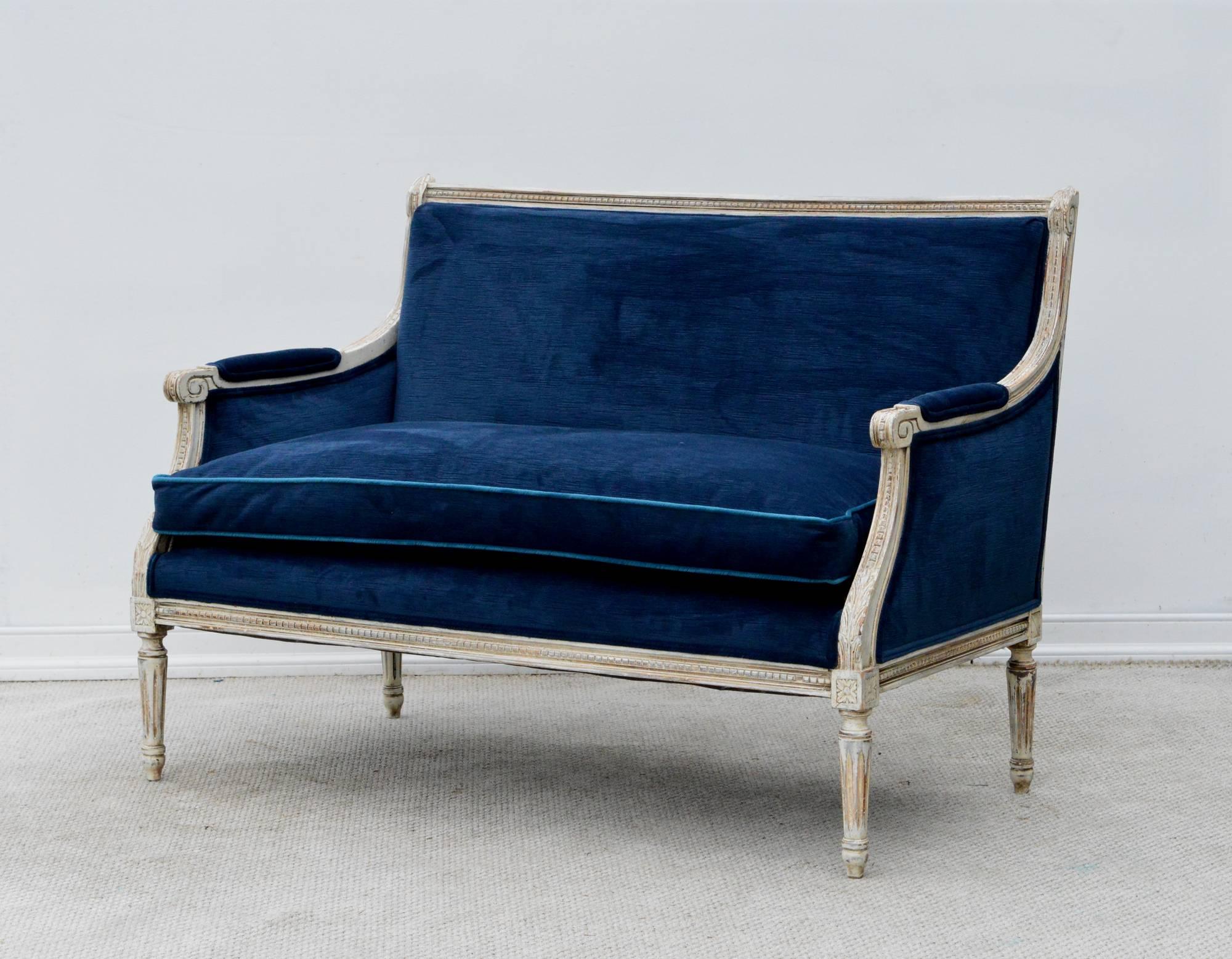 20th Century French Settee in Coastal Chic Blue Velvet For Sale