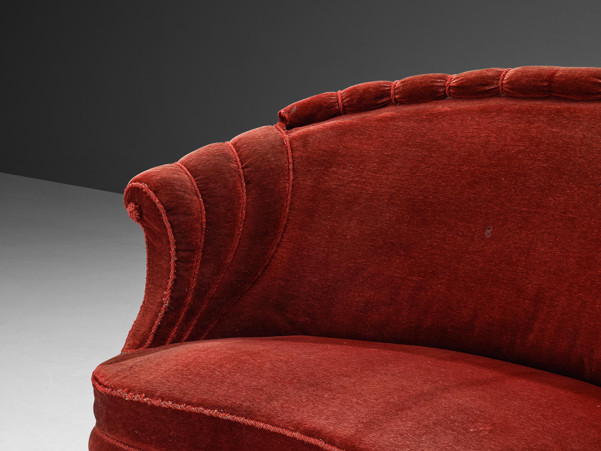 French Settee in Red Velvet Upholstery  In Good Condition For Sale In Waalwijk, NL