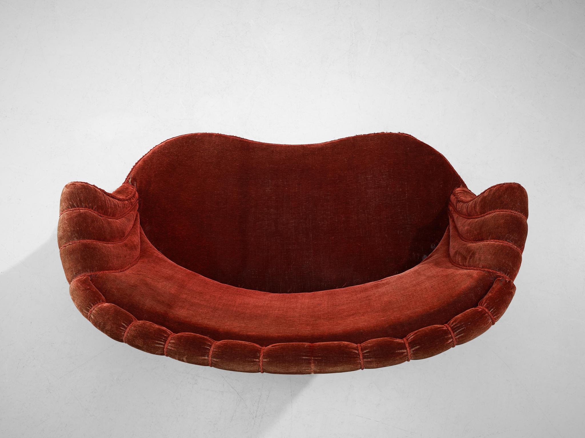 French Settee in Red Velvet Upholstery  For Sale 1