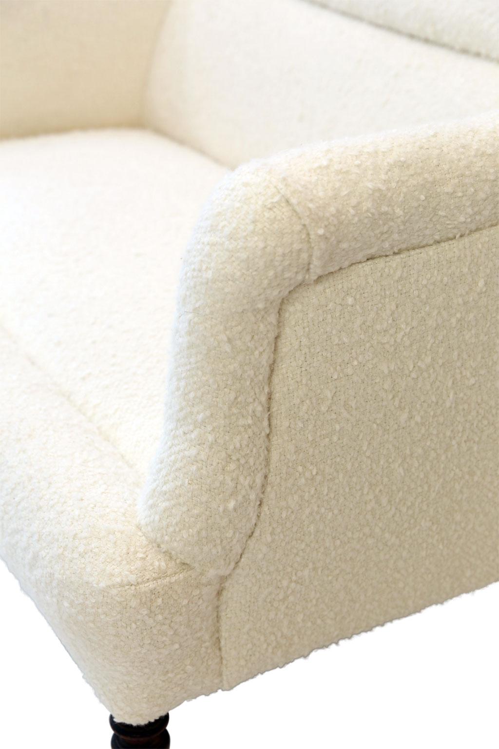 French Settee Upholstered in White Wool Bouclé 3