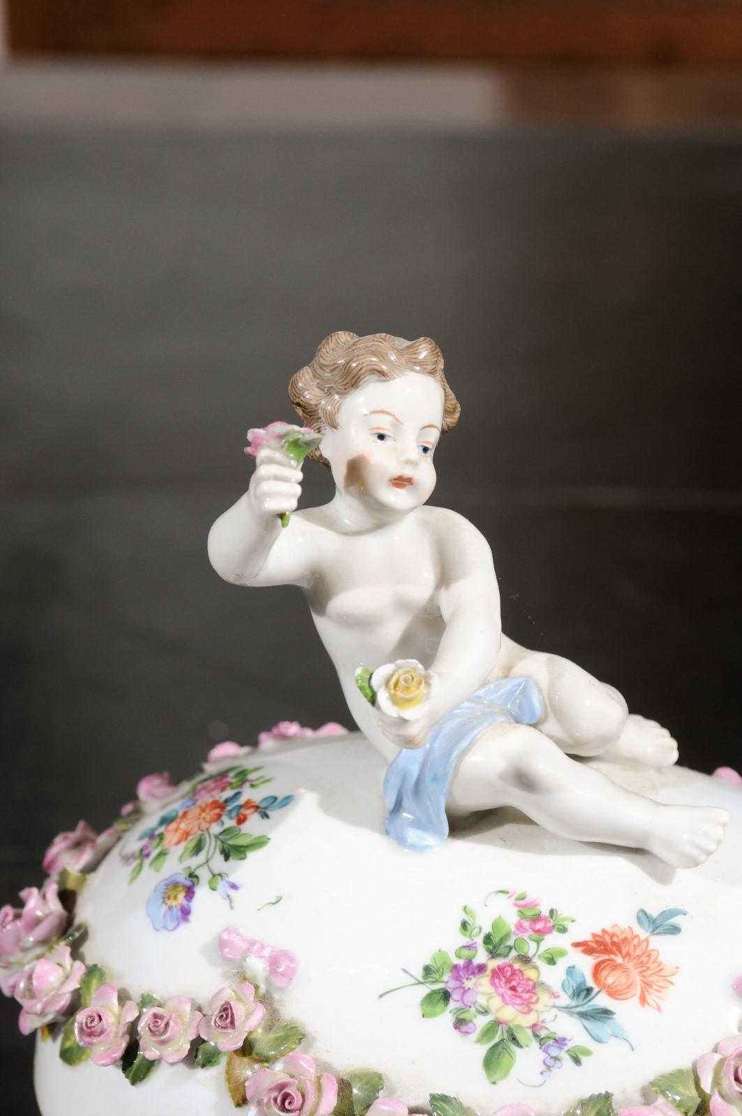 French Sèvres 19th Century Porcelain Egg with Putto and Garland of Pink Roses In Good Condition For Sale In Atlanta, GA