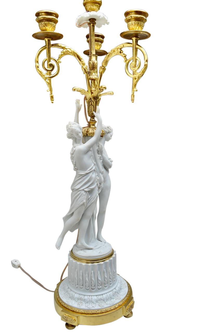 Moulage Lampe candélabre en porcelaine biscuit de Sèvres et bronze doré signée Feuchere en vente