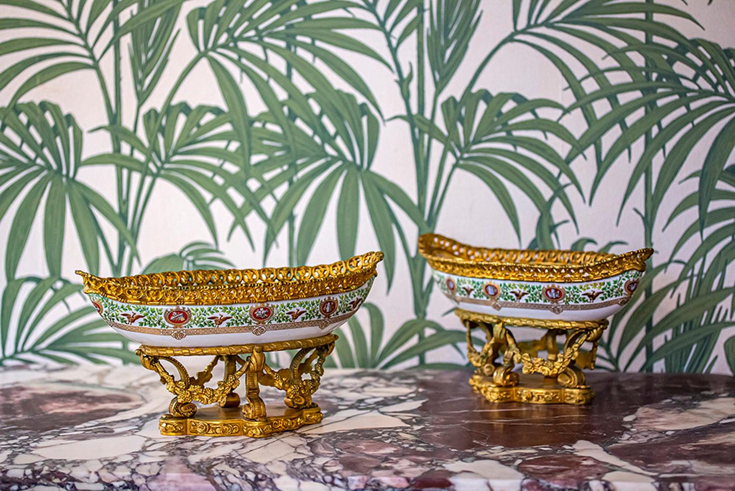 Ormolu Mounted

From our Ceramics collection, we are delighted to offer a pair of French Sevres boat-shaped porcelain dishes with original ormolu mounts. The serving dishes beautifully decorated with a frieze of vibrant green undulating foliate